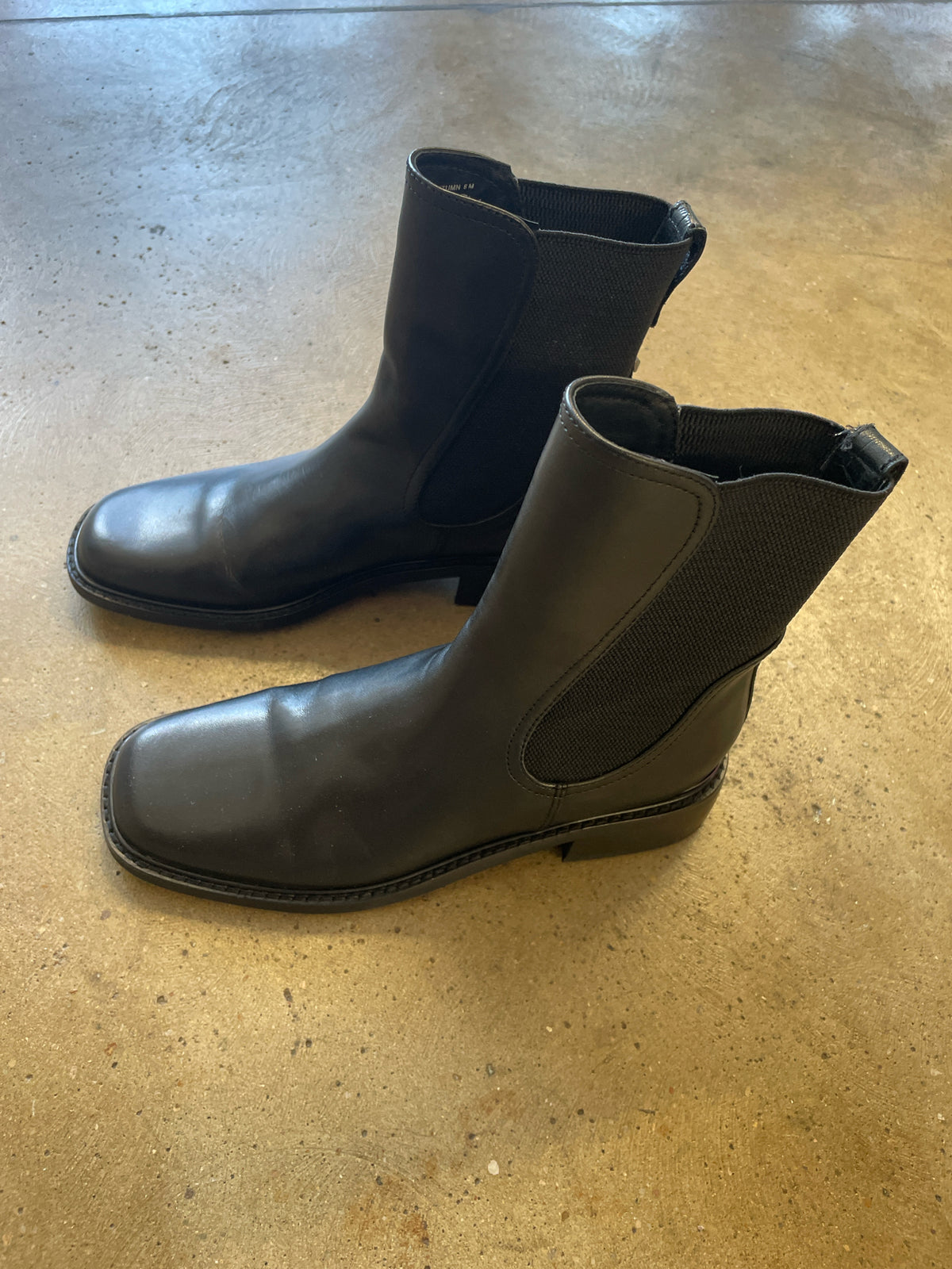 Donald Pliner Shoe Size 6 Black Boots