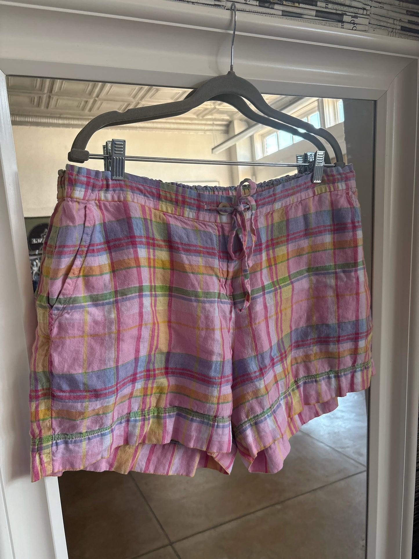 Tommy Bahama Size XL pink + multi Shorts