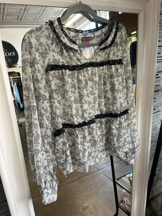 Vince Camuto Size S B&W Floral Top
