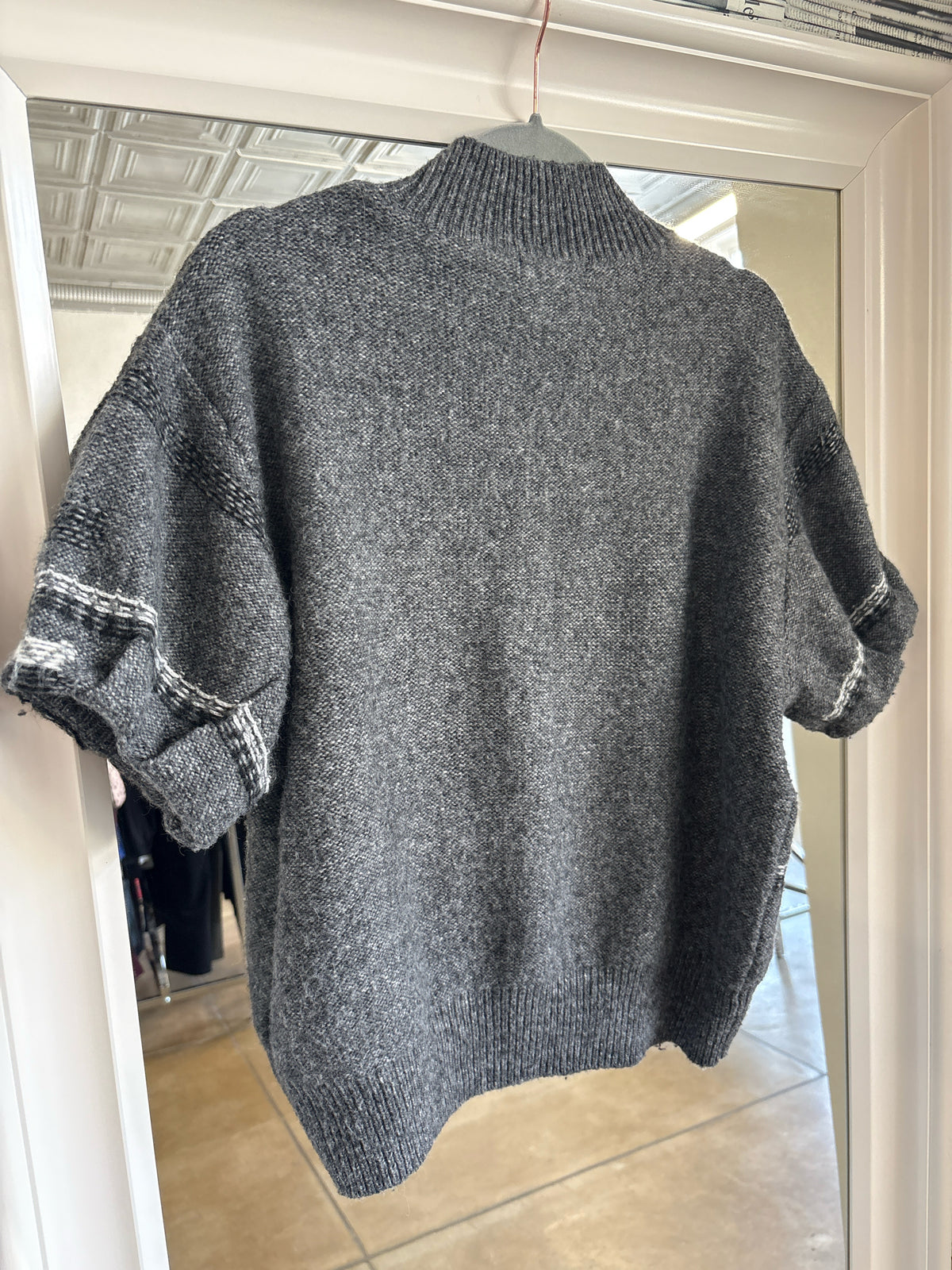 Steve Madden Size L Gray Stripe/multi Sweater