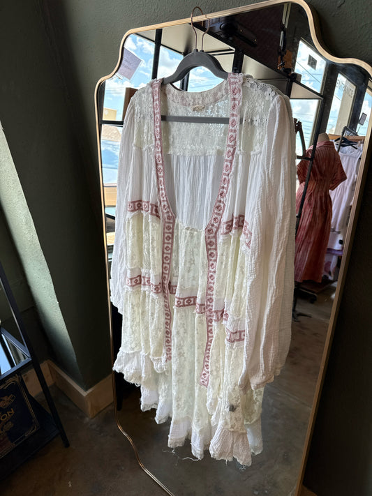 POL Size L Cream/Pink Kimono/Shawl
