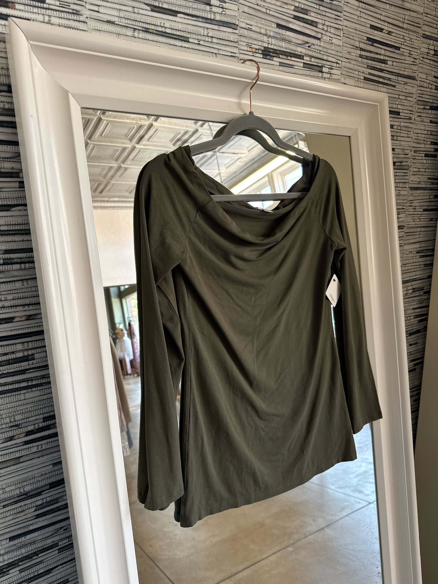 halogen Size S Green Top