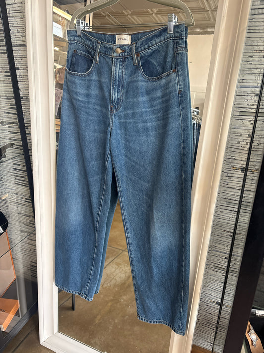 FRAME Size 28 Med. Wash Jeans