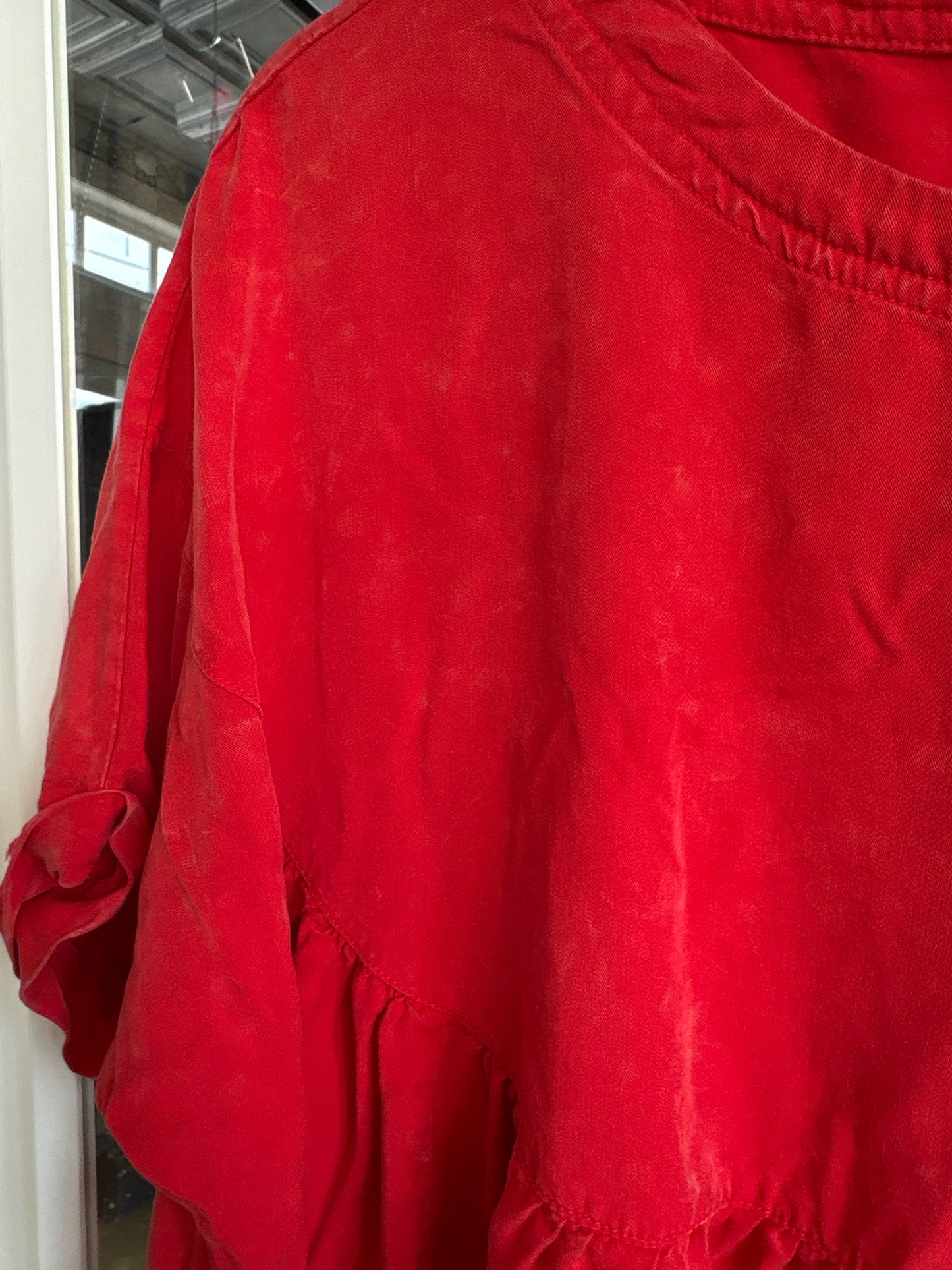 Sewn + Seen Size S Red distressed Top