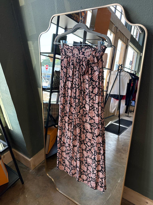 Dress Forum Size S Black/Red Pants