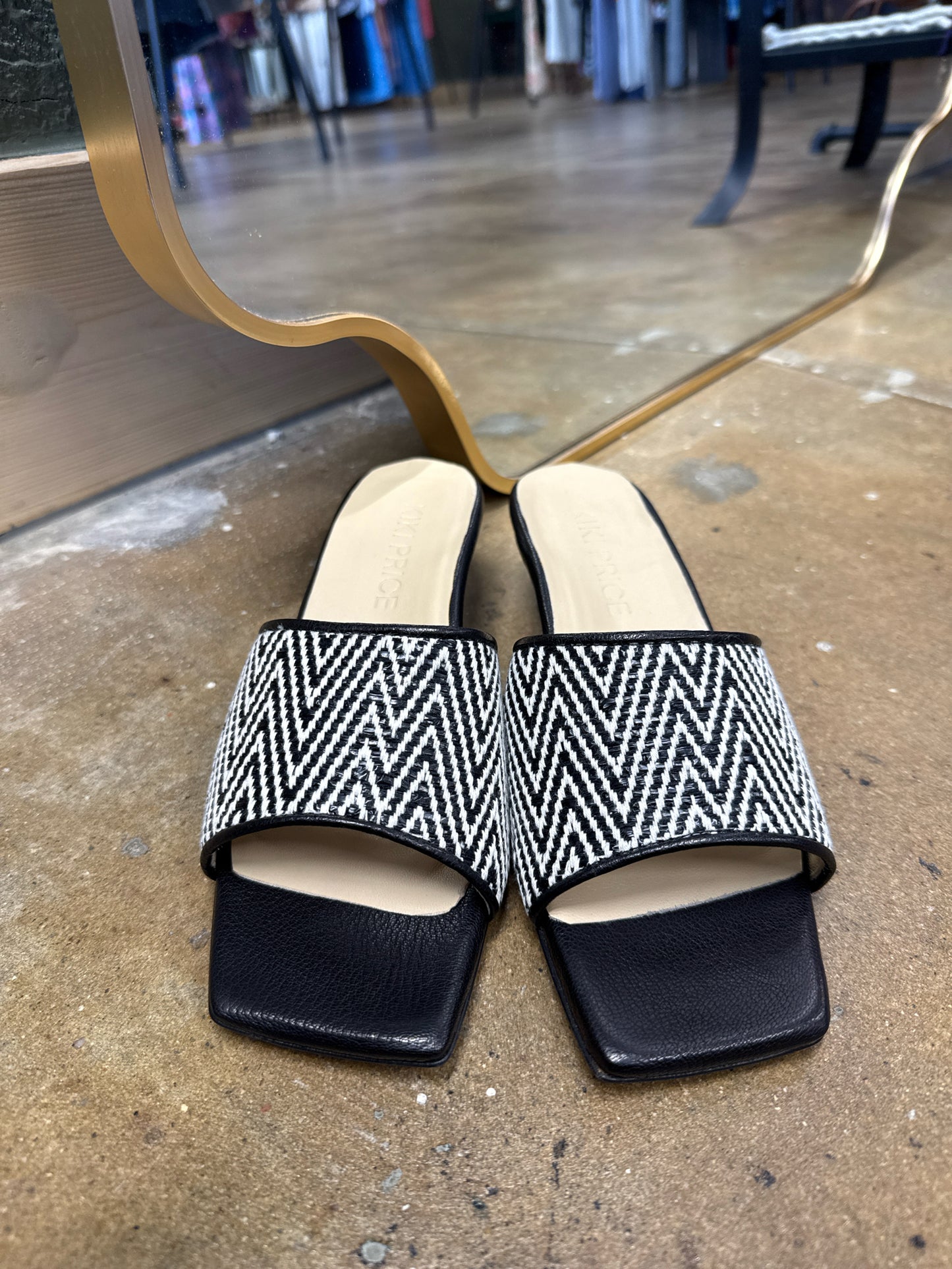 Kiki Price Shoe Size 36.5 Black/White Sandals