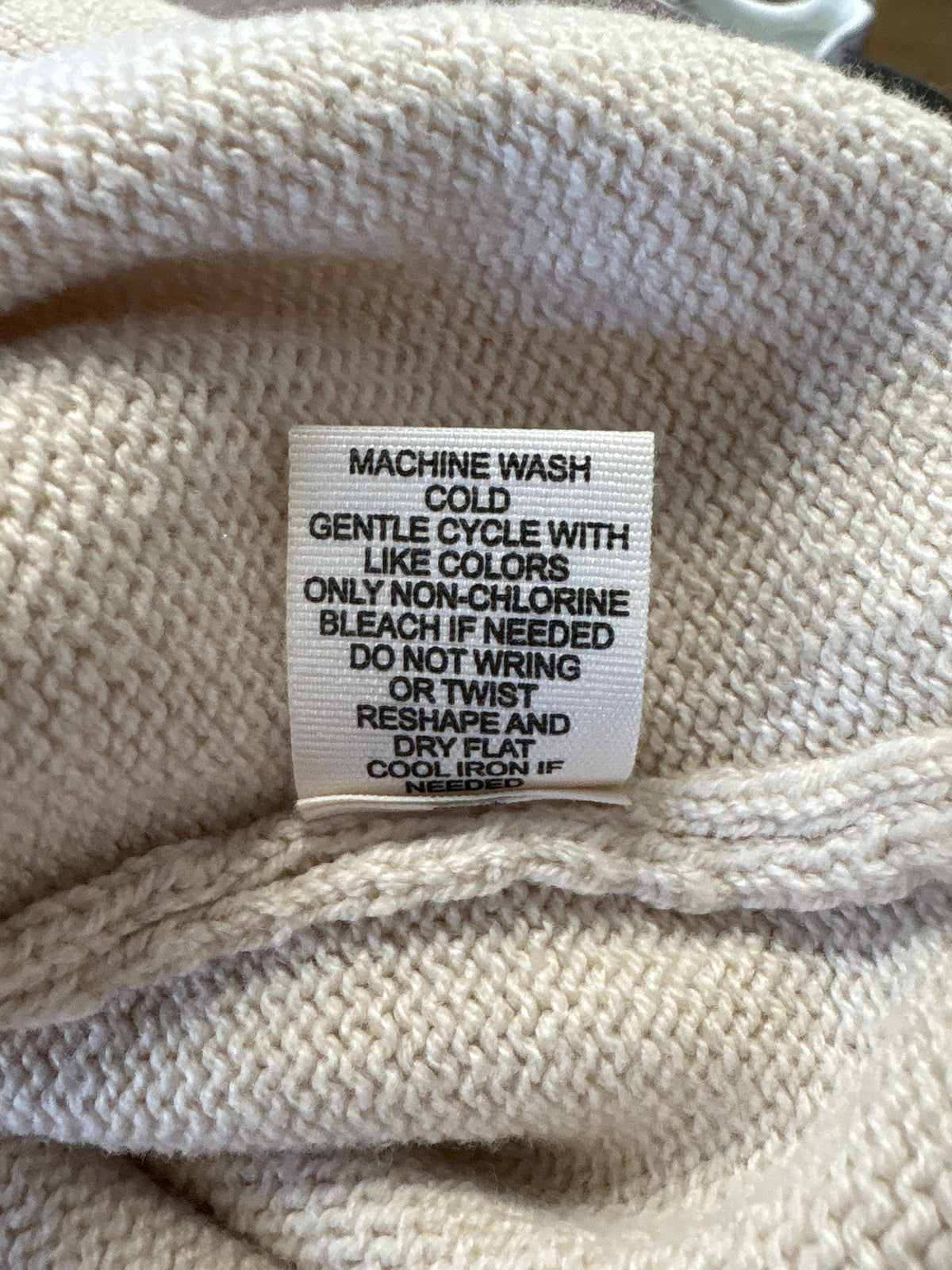 Moon & Madison Size M off white Sweater