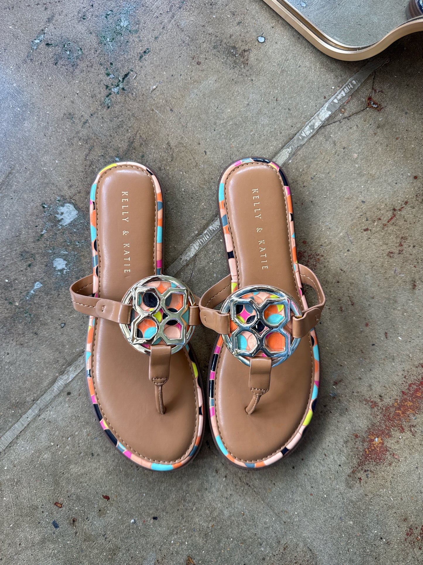 Kelly & Katie Shoe Size 7.5 Tan/Multi Sandals
