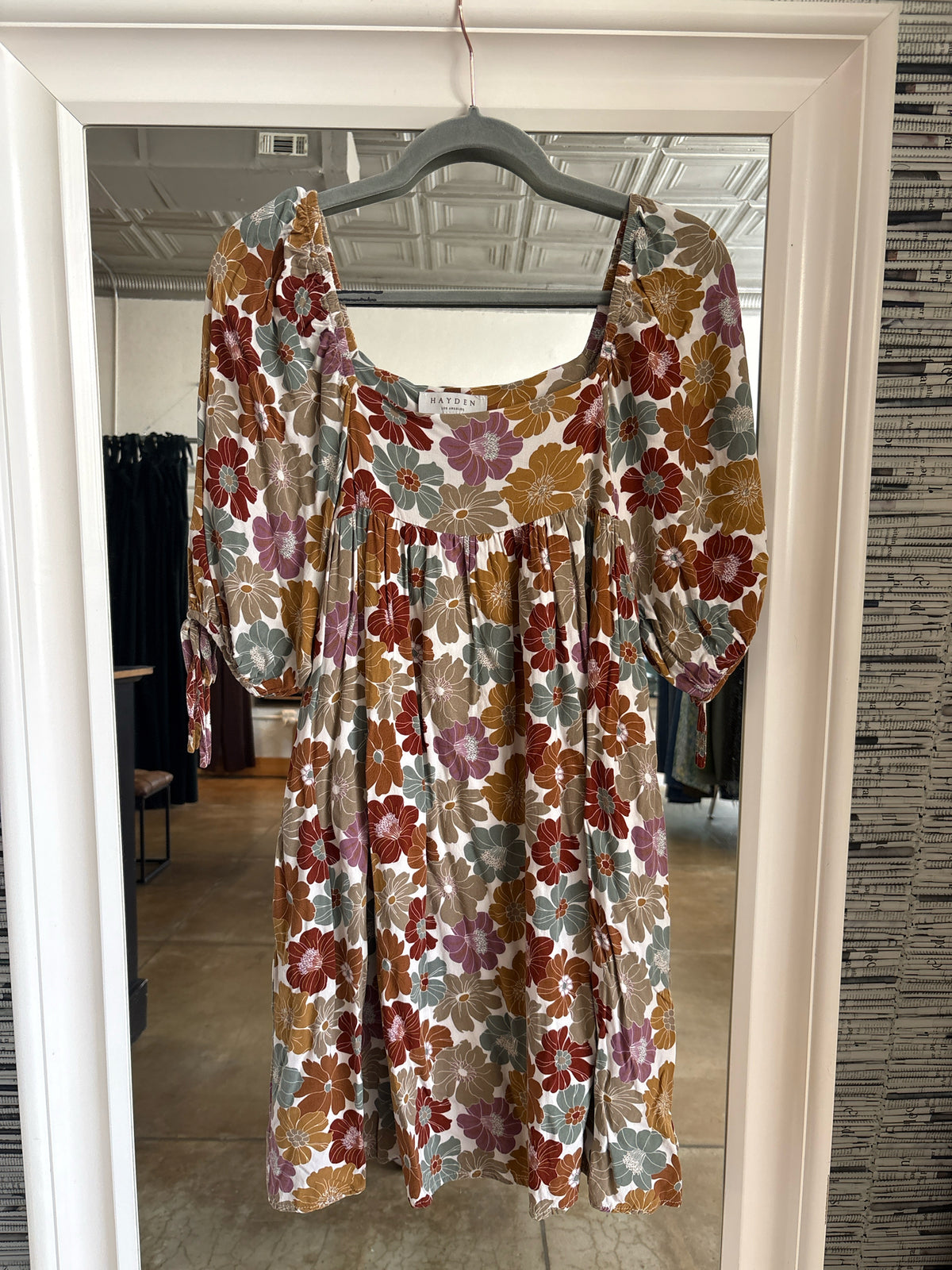Hayden Los Angeles Size M Floral Dress