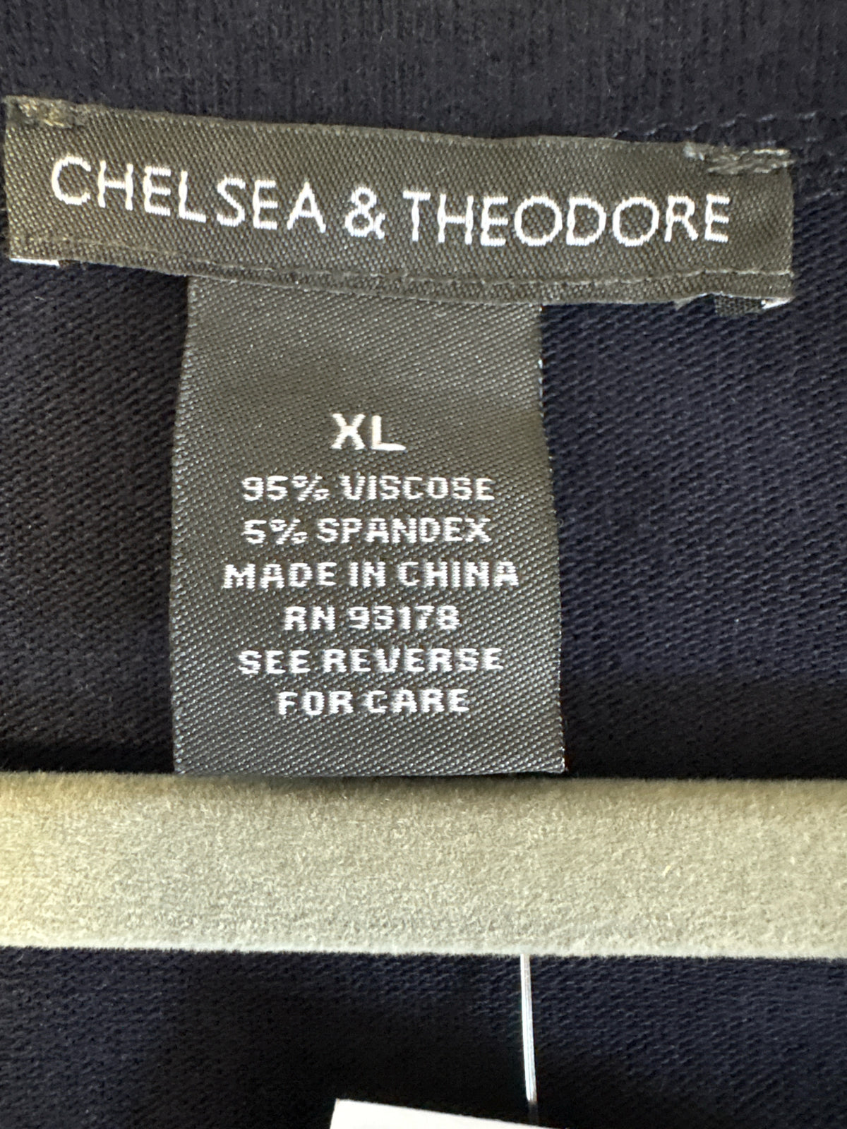 Chelsea & Theodore Size XL Navy Top