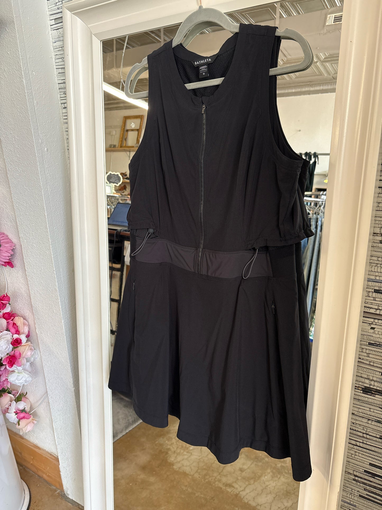 ATHLETA Size 12 Black Sleeveless Romper