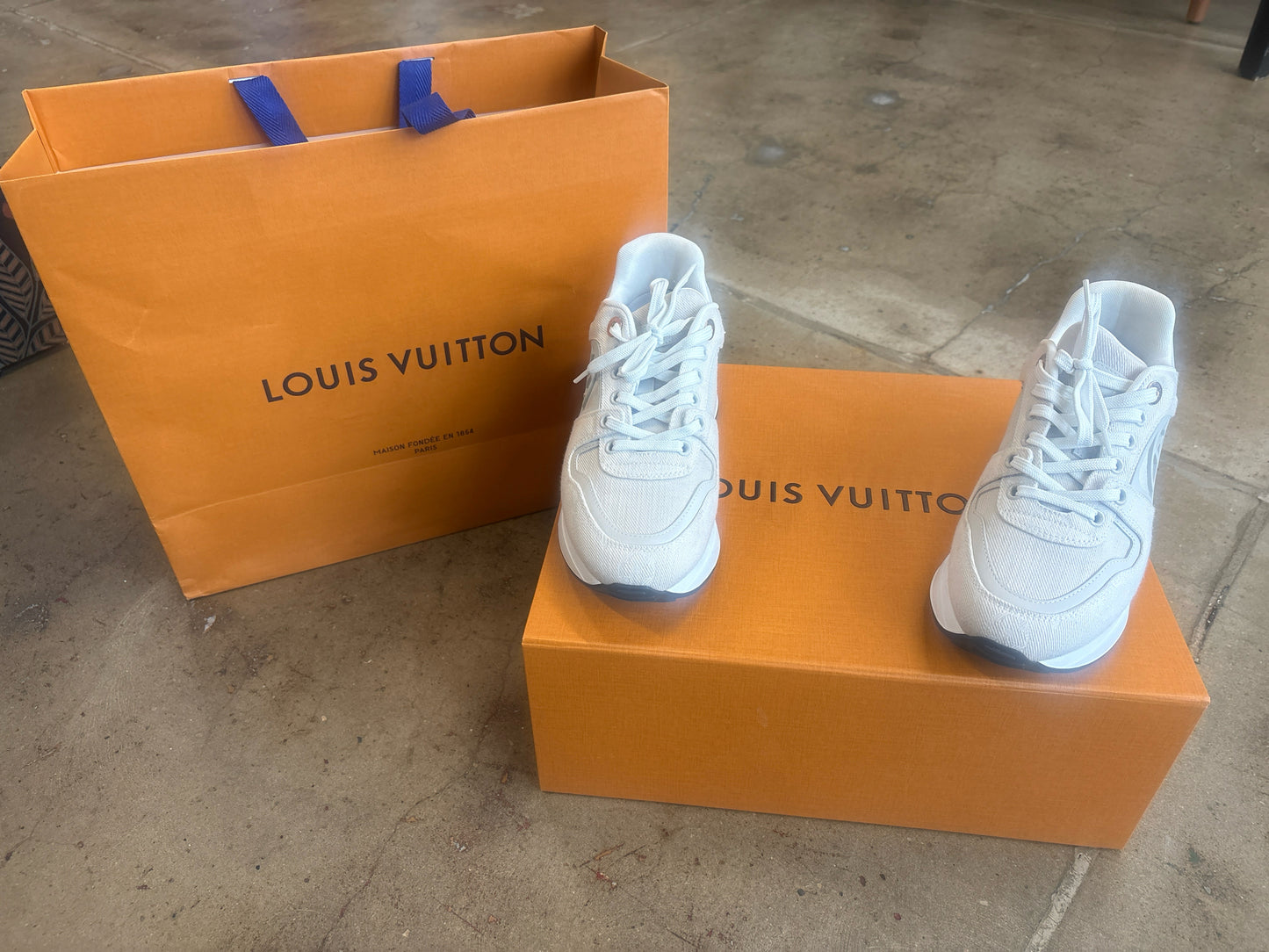 Louis Vuitton Ivory Luxury