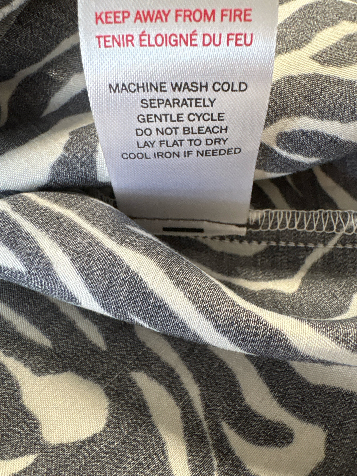 Isle Size M silver/white Top