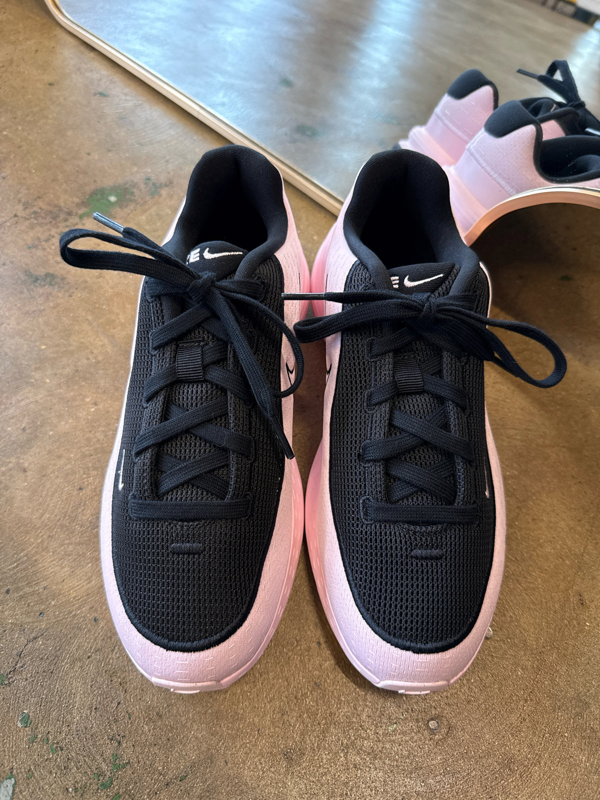 NIKE Shoe Size 6.5 Black/Pink Sneakers
