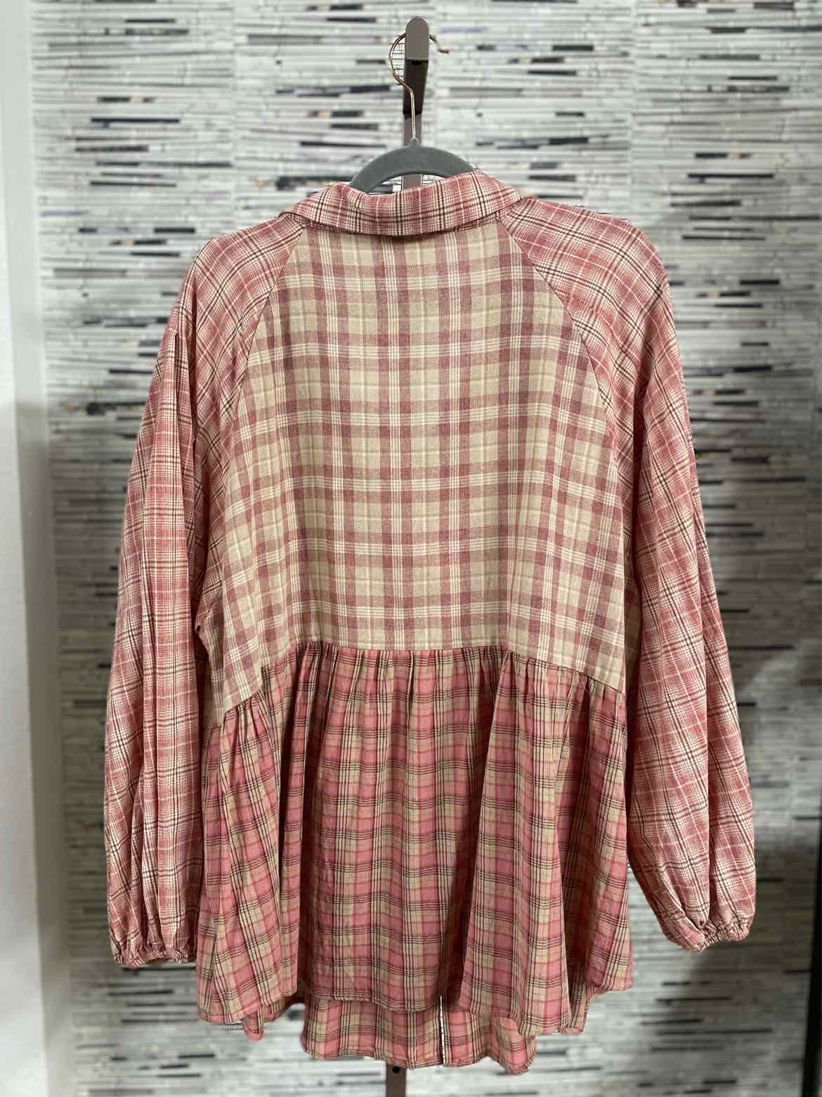 Andree Size 2X Pink/multi Plaid Top