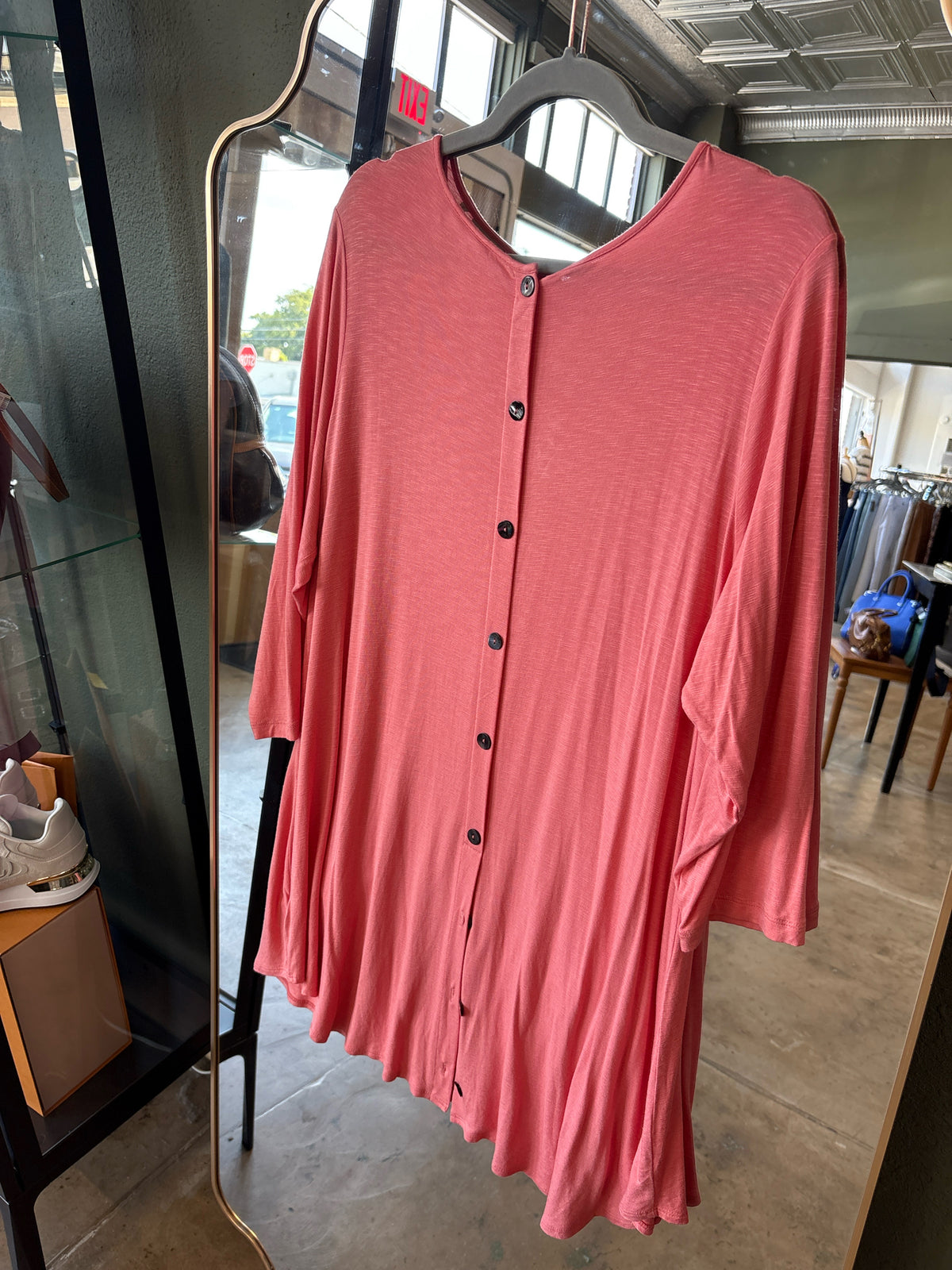 Logo Size 1X Salmon Top