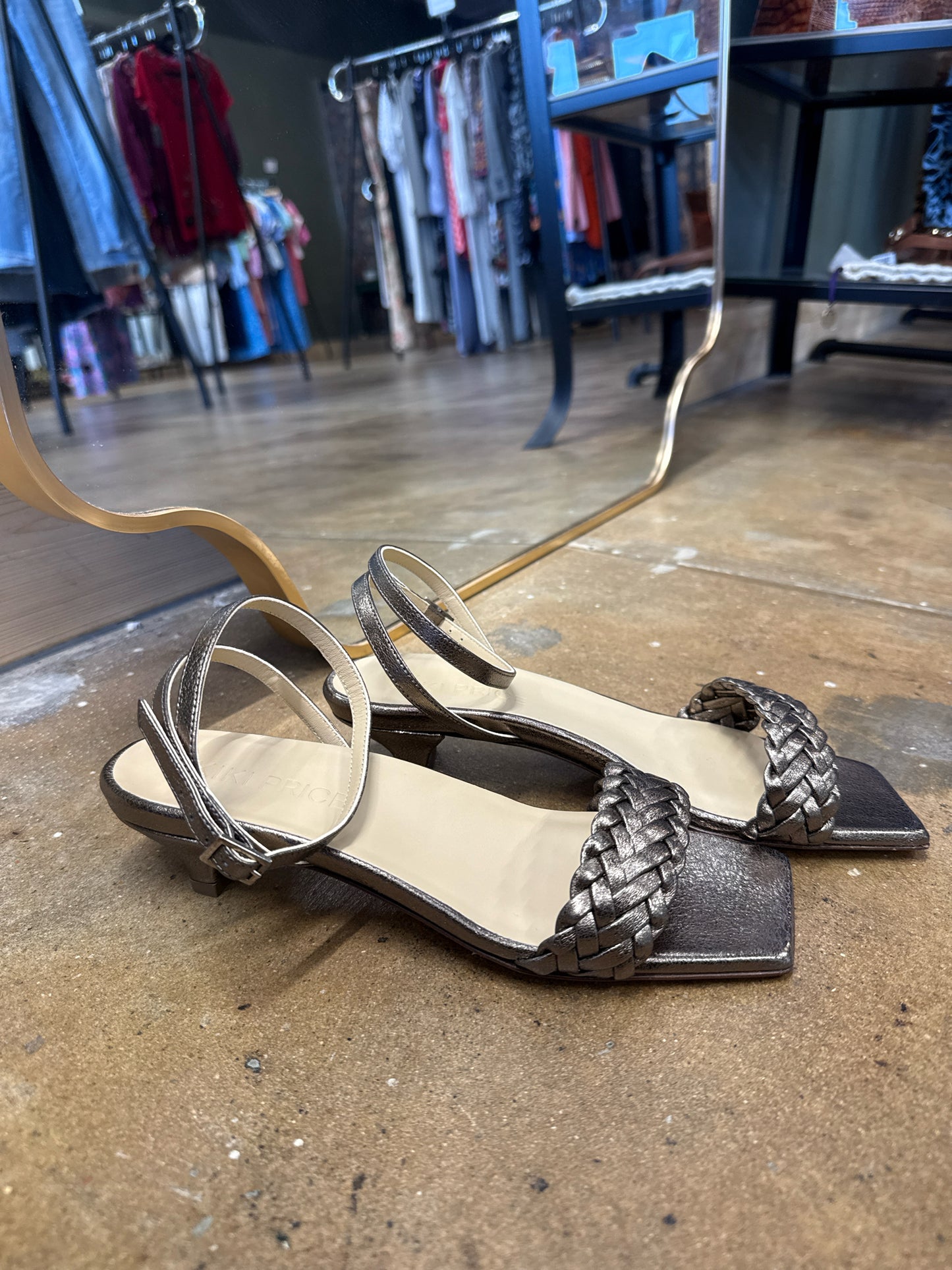 Kiki Price Shoe Size 37 Sandals