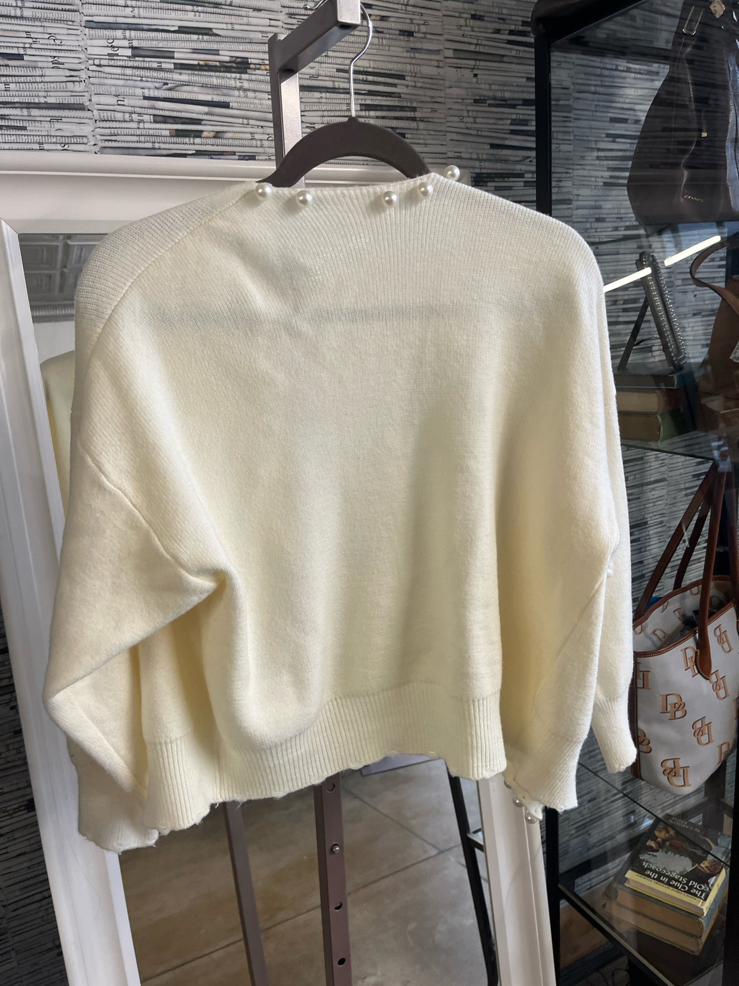 No Brand Size M? Cream Pearls Cardigan
