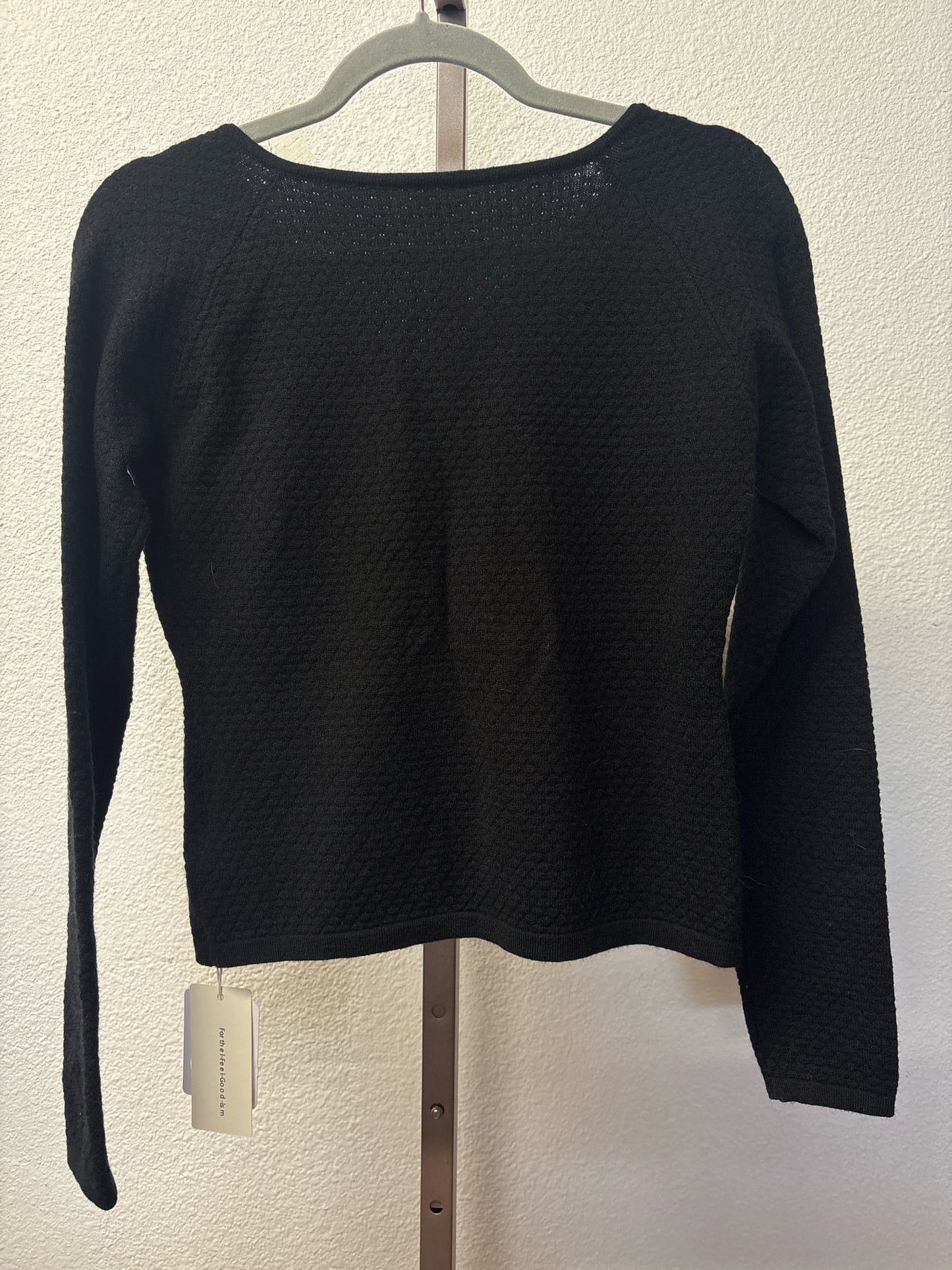Commense Size M Sweater
