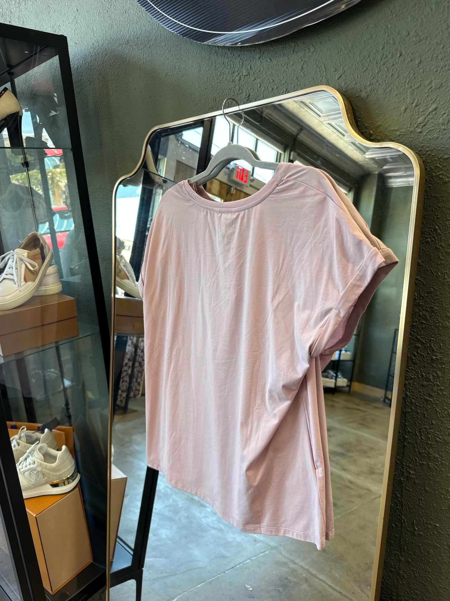 Tommy Bahama Size L Pink Tee