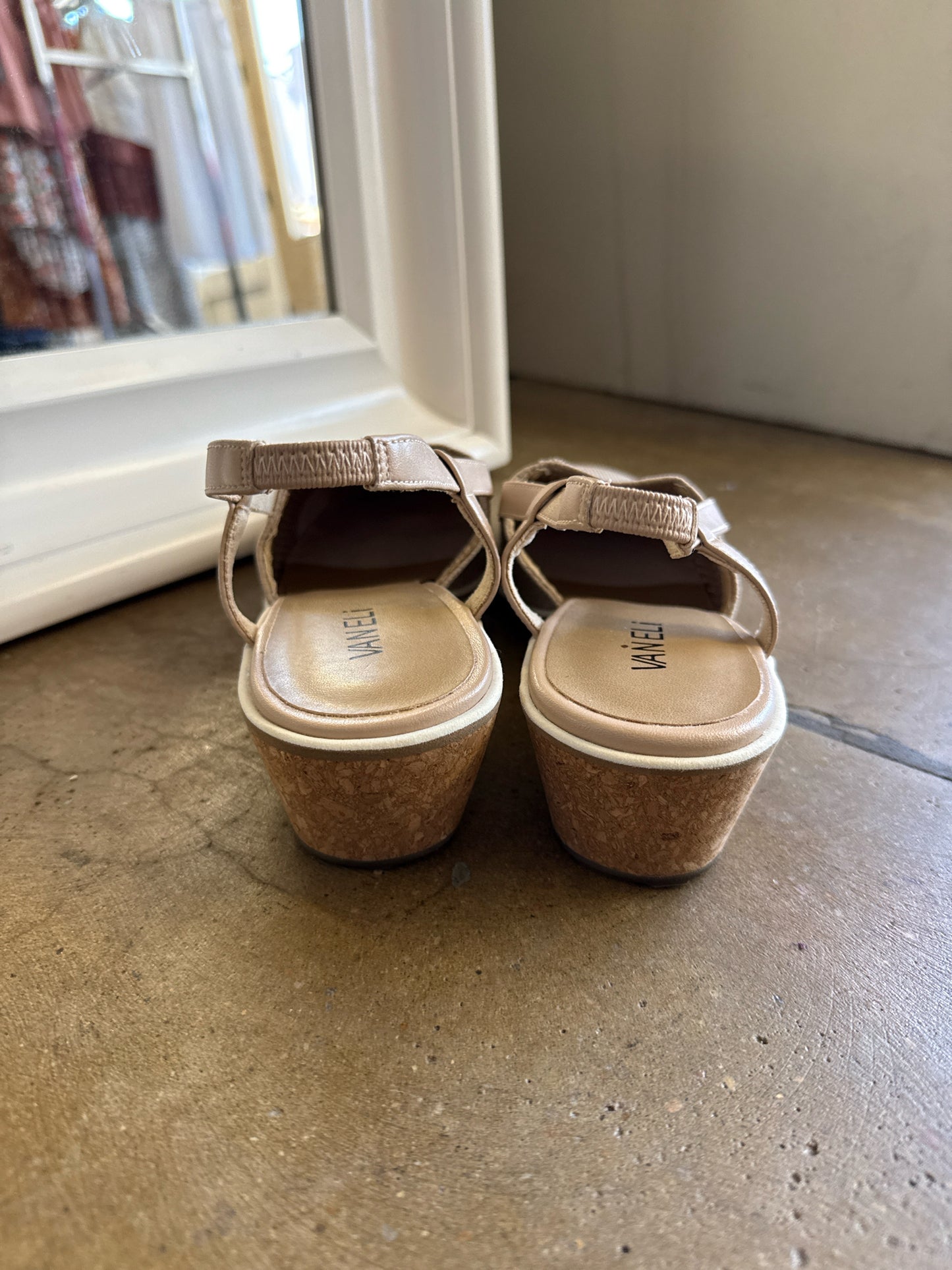 Vaneli Shoe Size 8 Tan Wedge