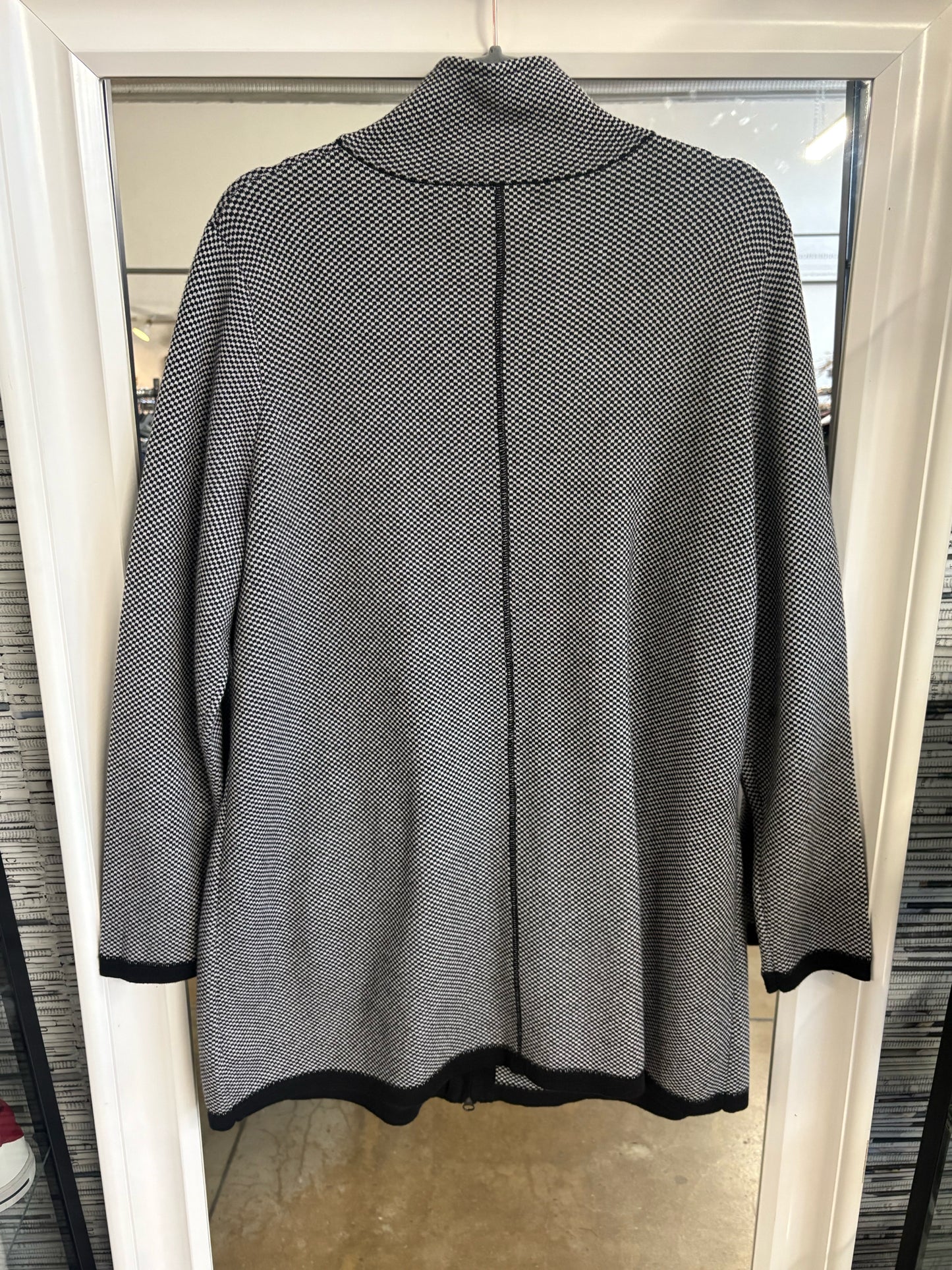 Adrienne Vittadini Size 2X B&W Checkered Cardigan