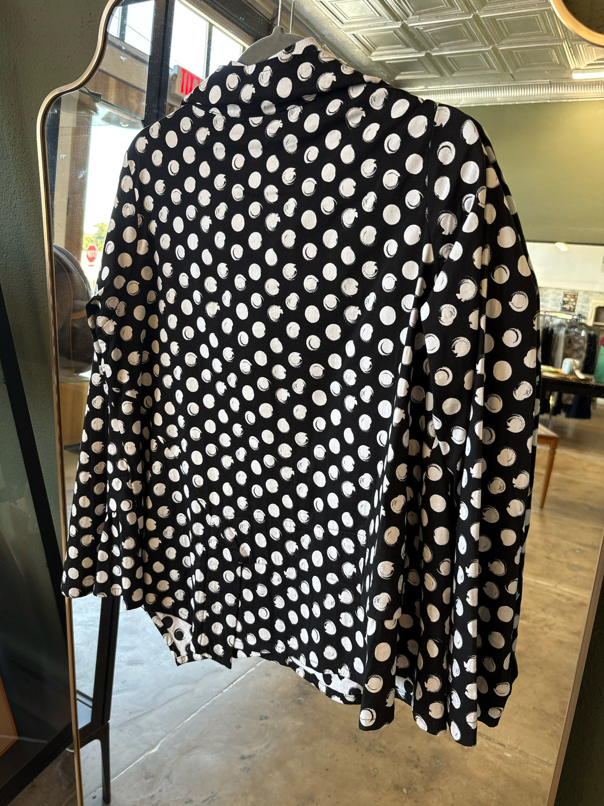 Eleven Stitch Design Size S black and white Top