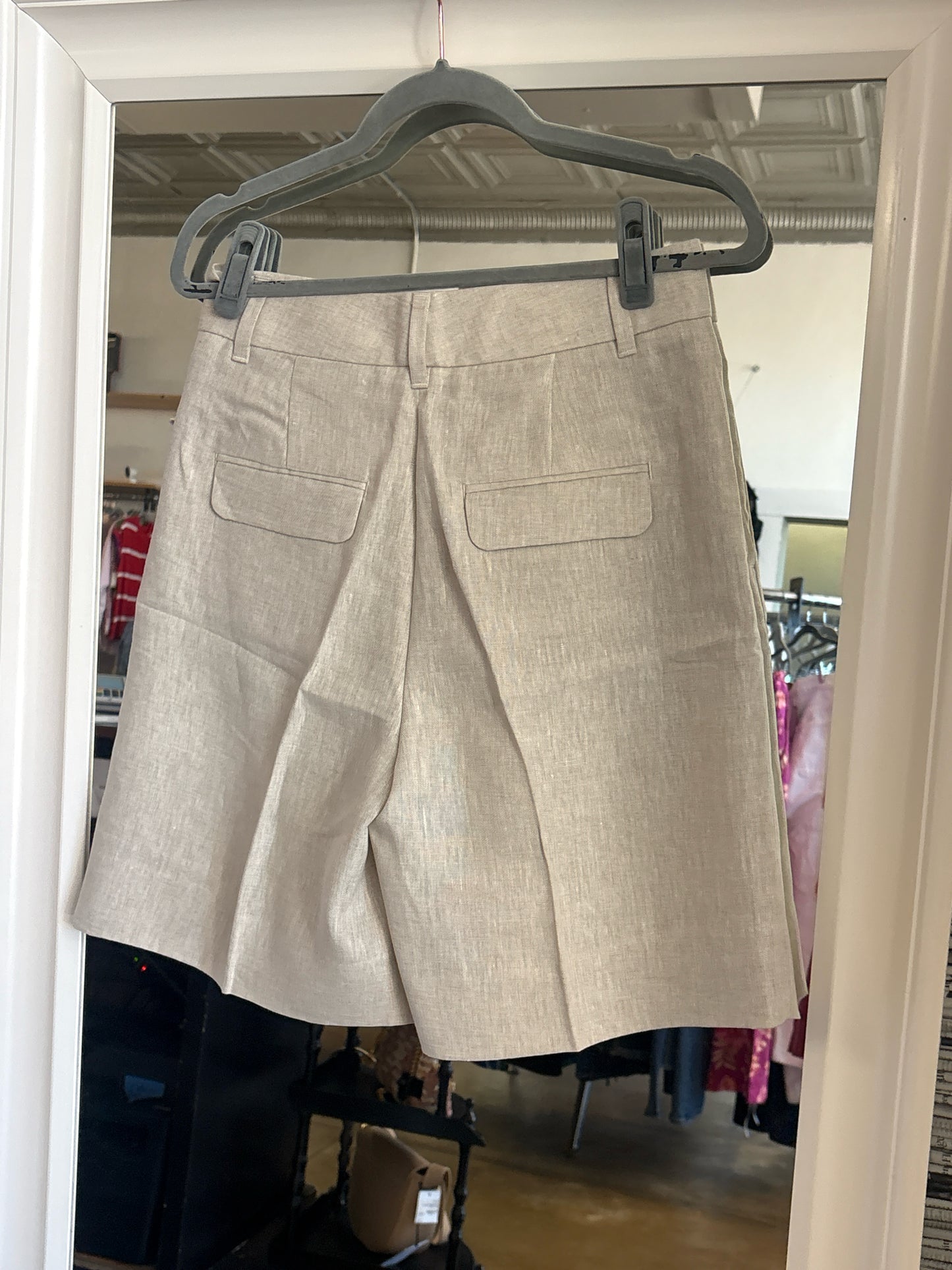 Banana Republic Size 2 Tan Shorts