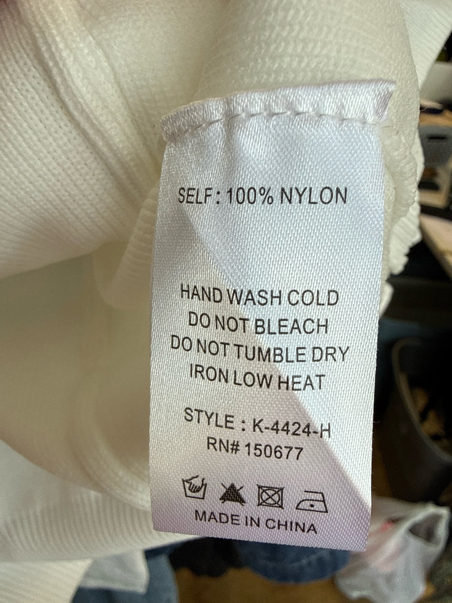 Strut & Bolt Size S White Top