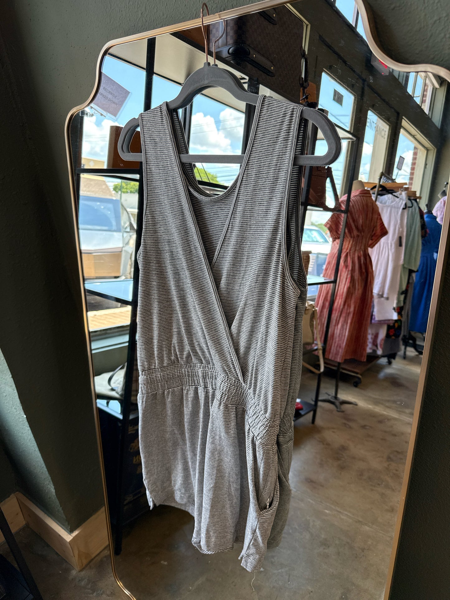 We Wander Size S Gray Romper