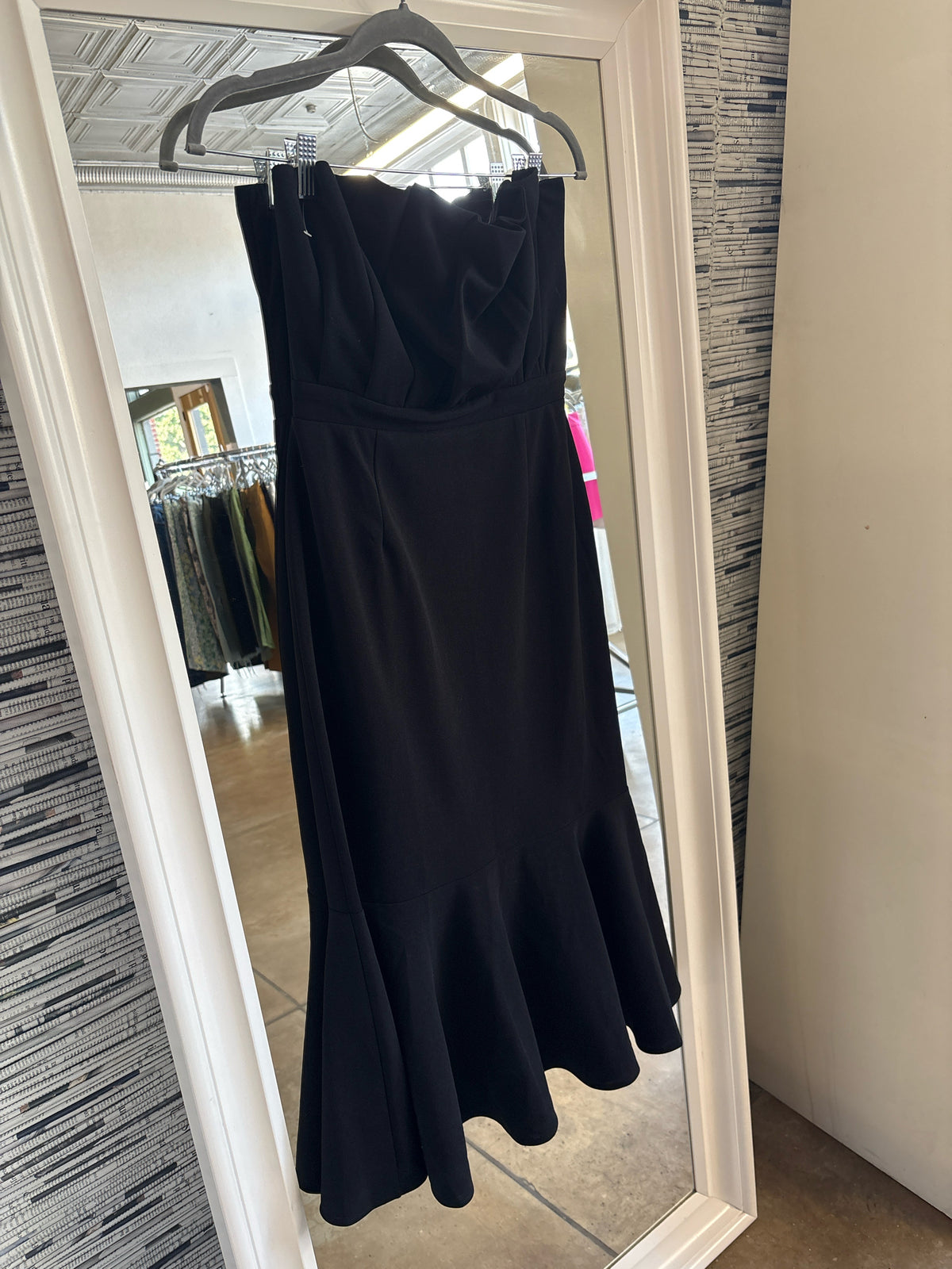 entro Size M Black Dress