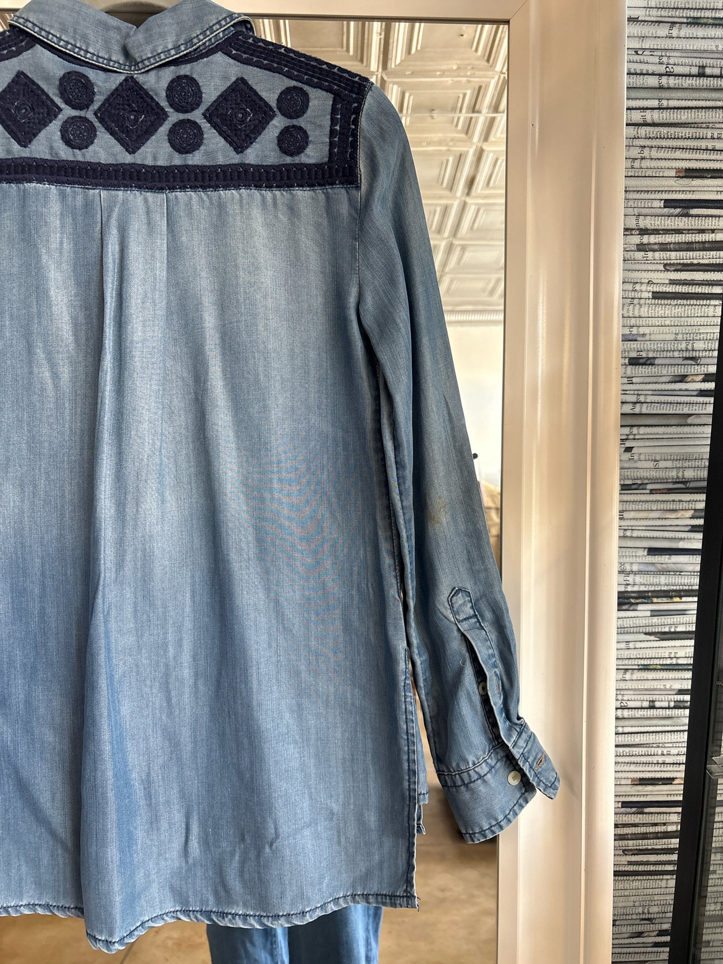 Holding Horses Size XS Denim Top