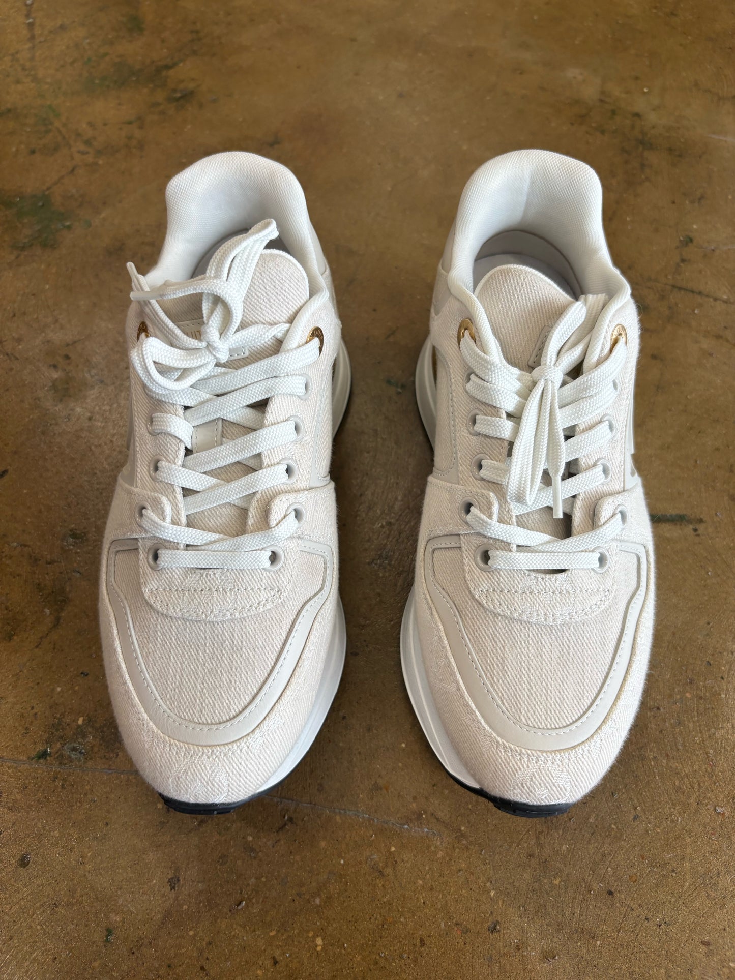 Louis Vuitton Ivory Luxury