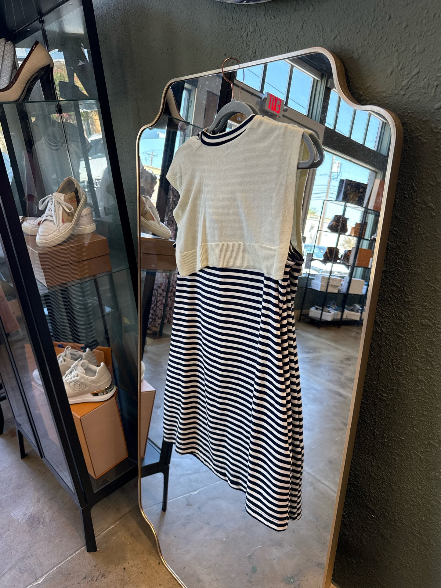 entro Size M Navy/White Dress