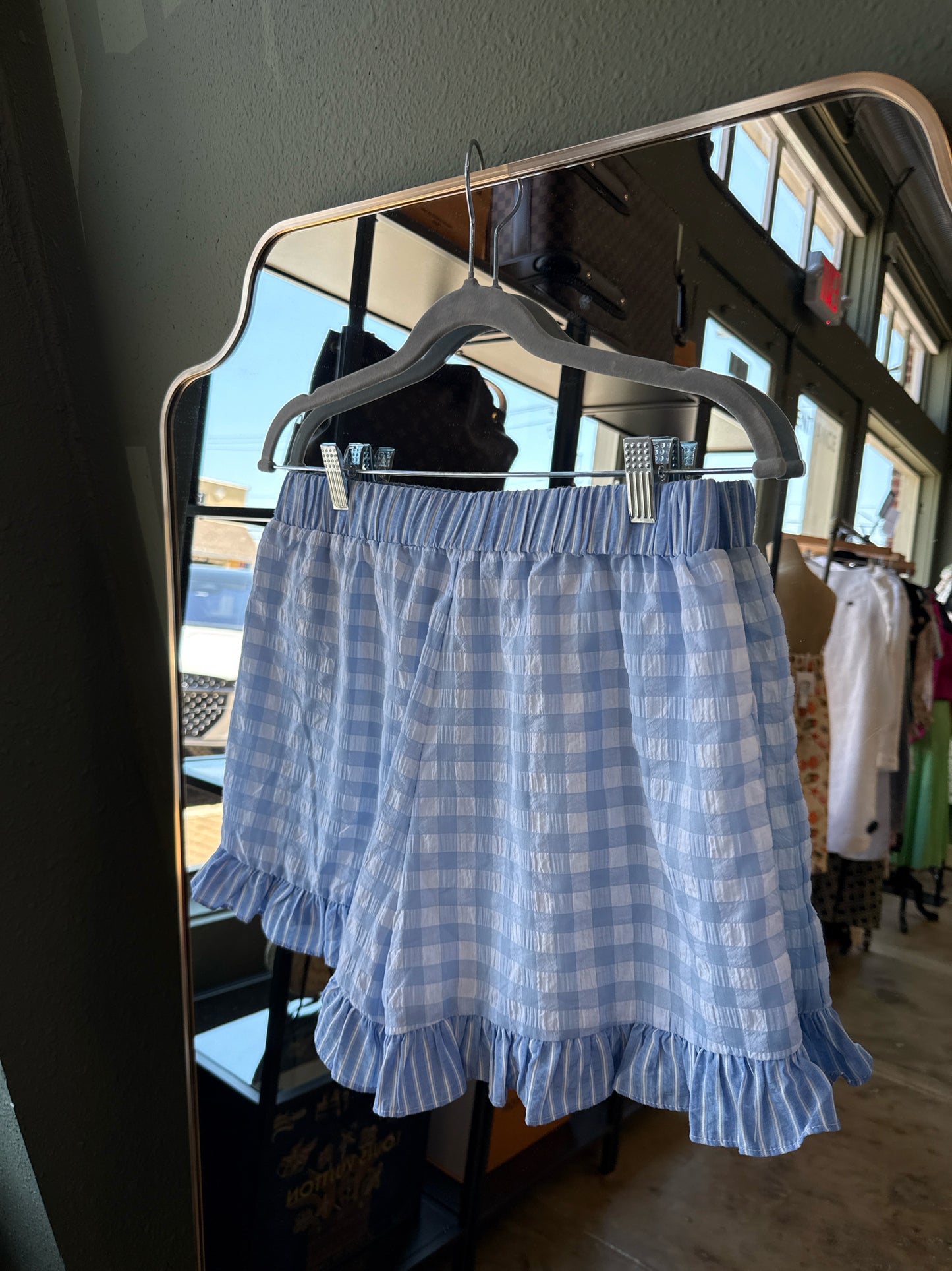 Fantastic fawn Size M Blue Checkered Shorts