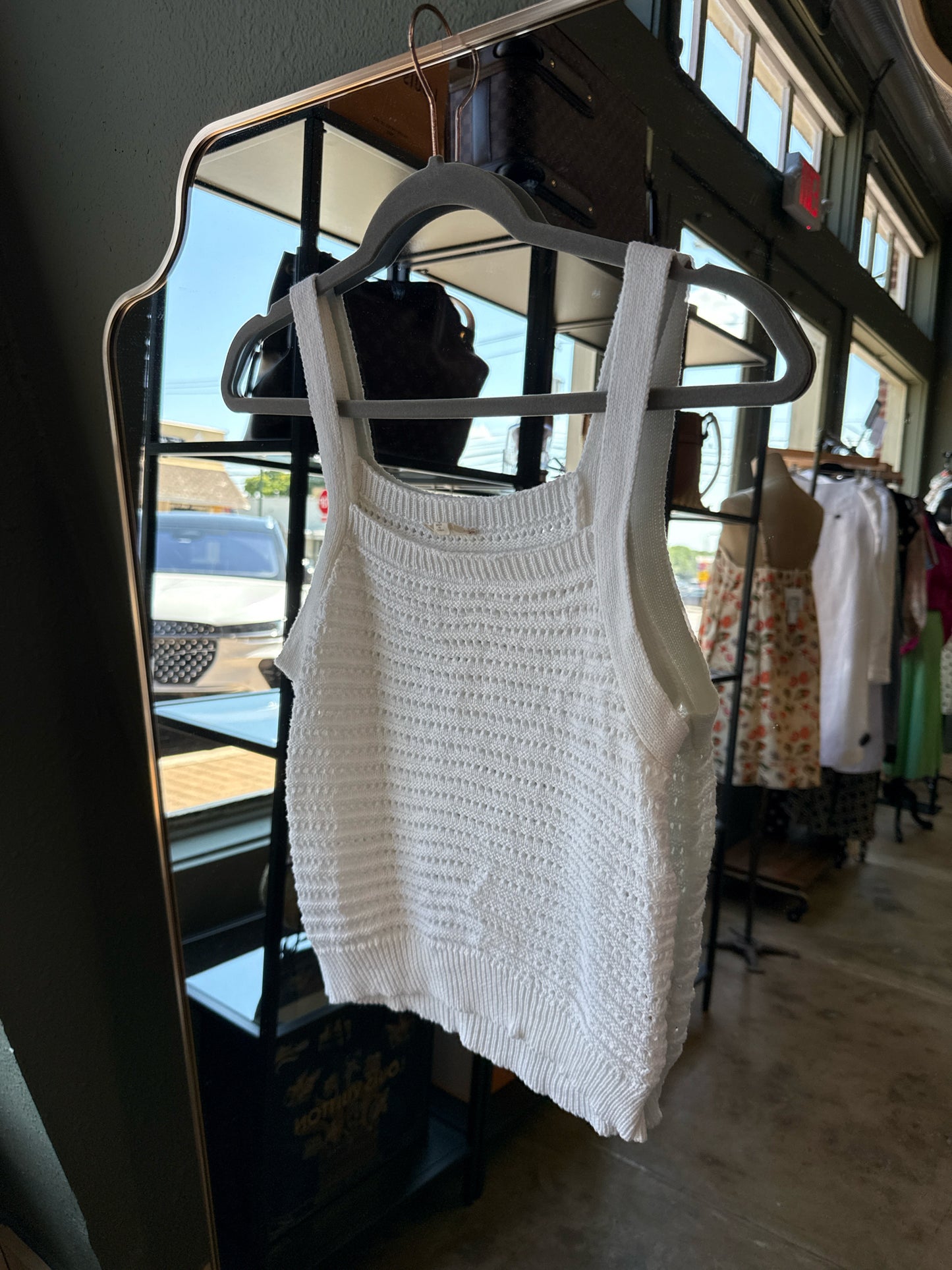 Hem & Thread Size L White Top