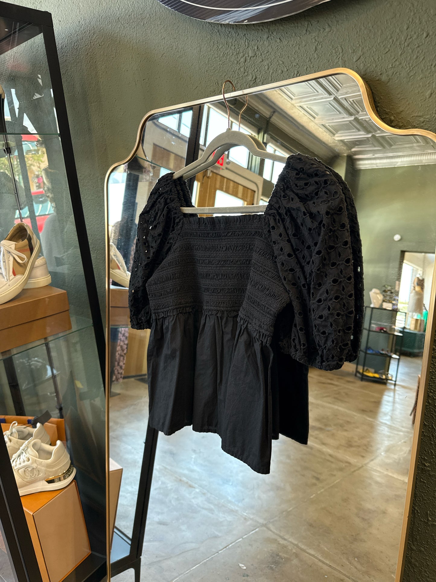 American Eagle Size M Black Top