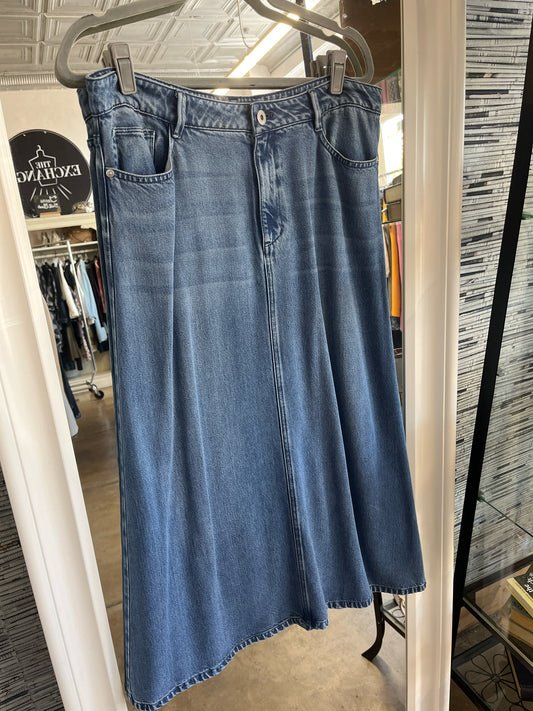 J. JILL Size 10 Denim midi Skirt