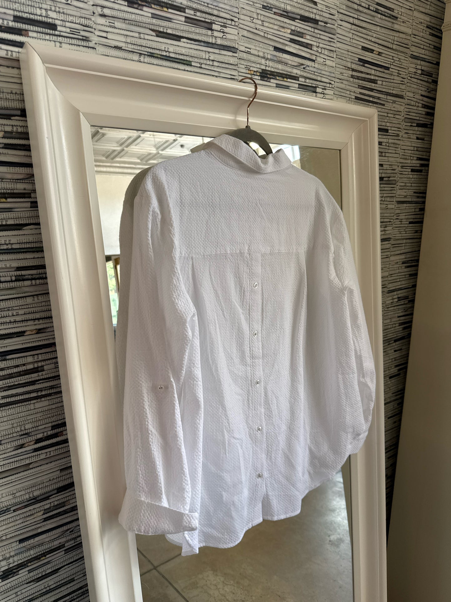 Jane & Delancey Size M White Top