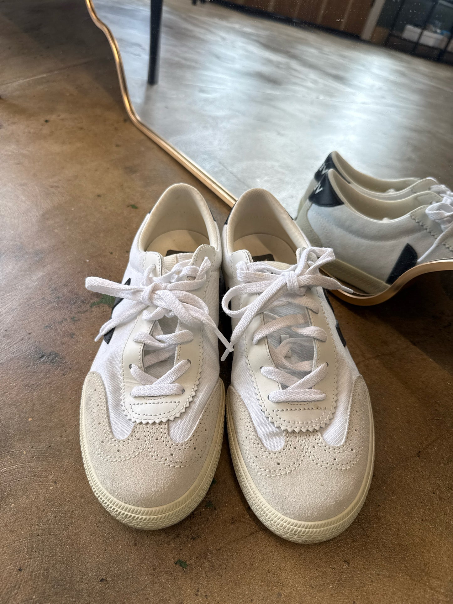 VEJA Shoe Size 10 White + Black Sneakers