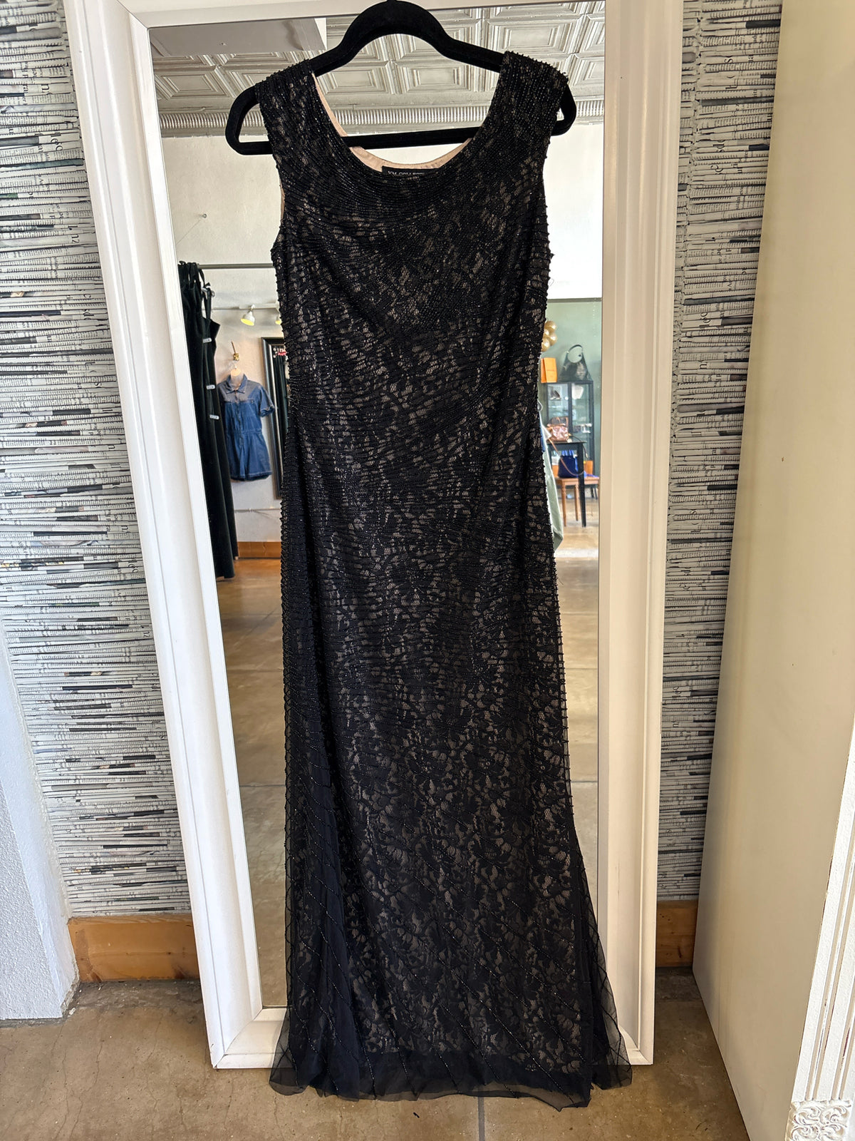 VM Collection Size 4 Black Formal