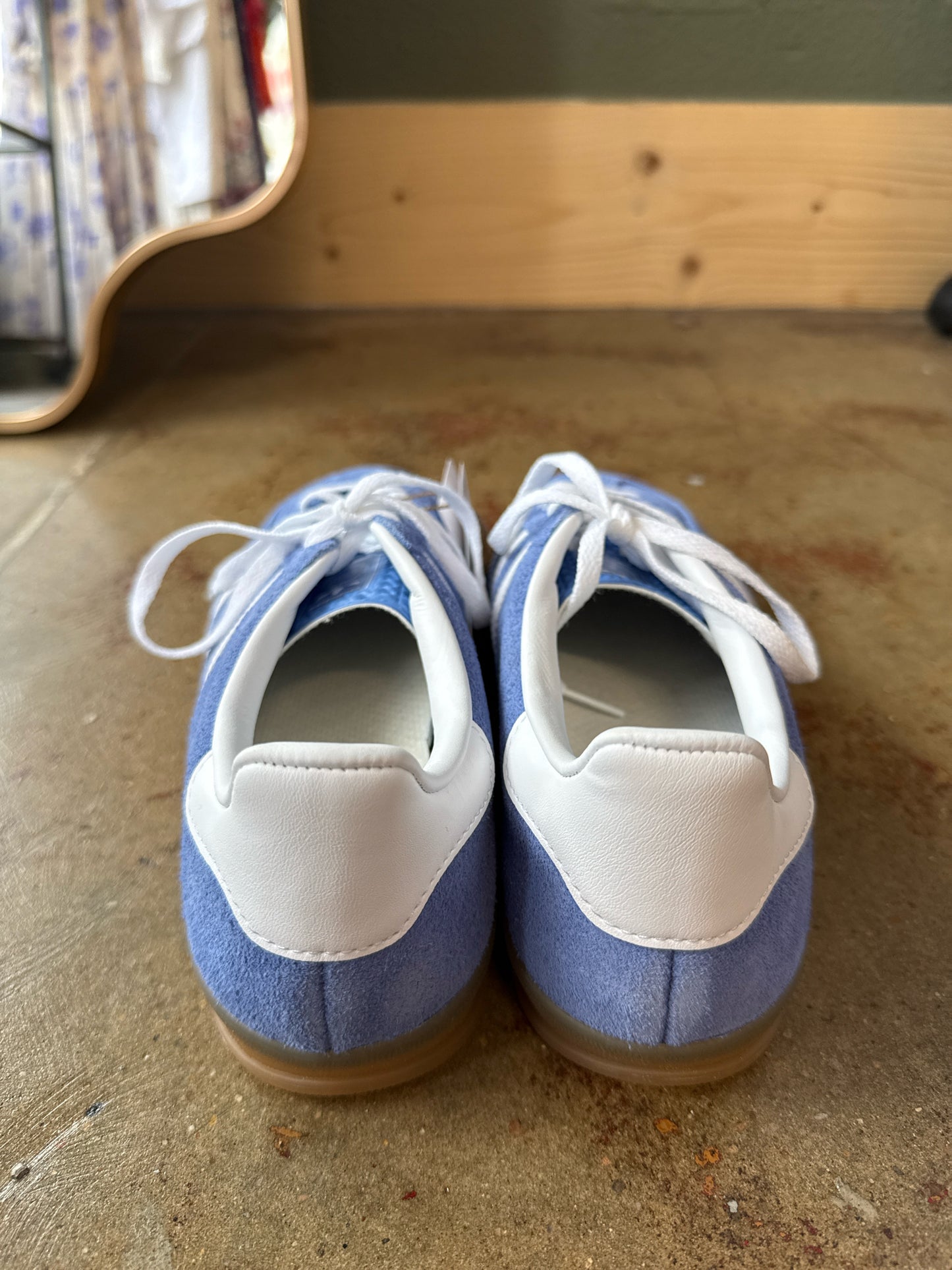 Adidas Shoe Size 7.5 Blue Sneakers