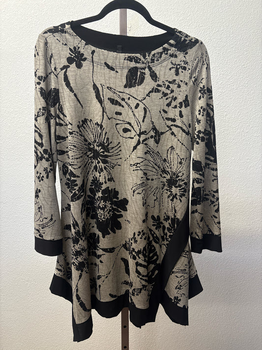 IC by CONNIE K Size S Tunic