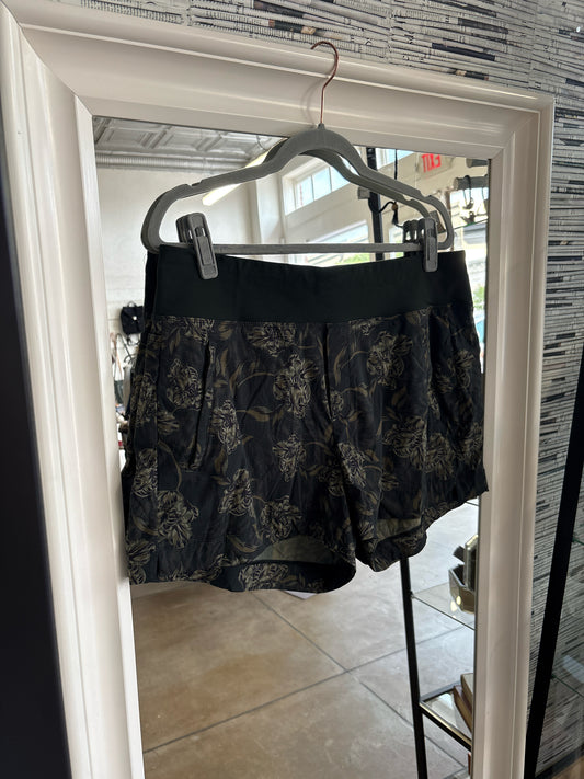 ATHLETA Size 16 Black/Multi Floral Shorts