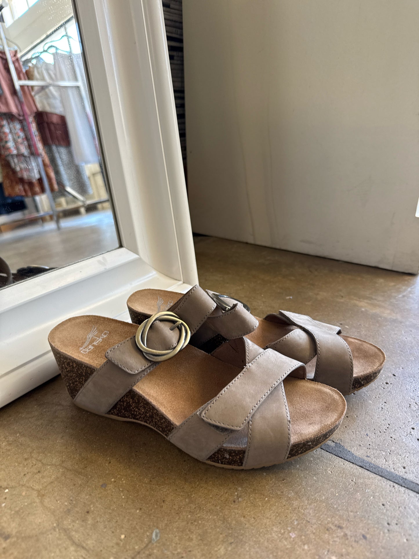 Dansko Shoe Size 38 Wedge
