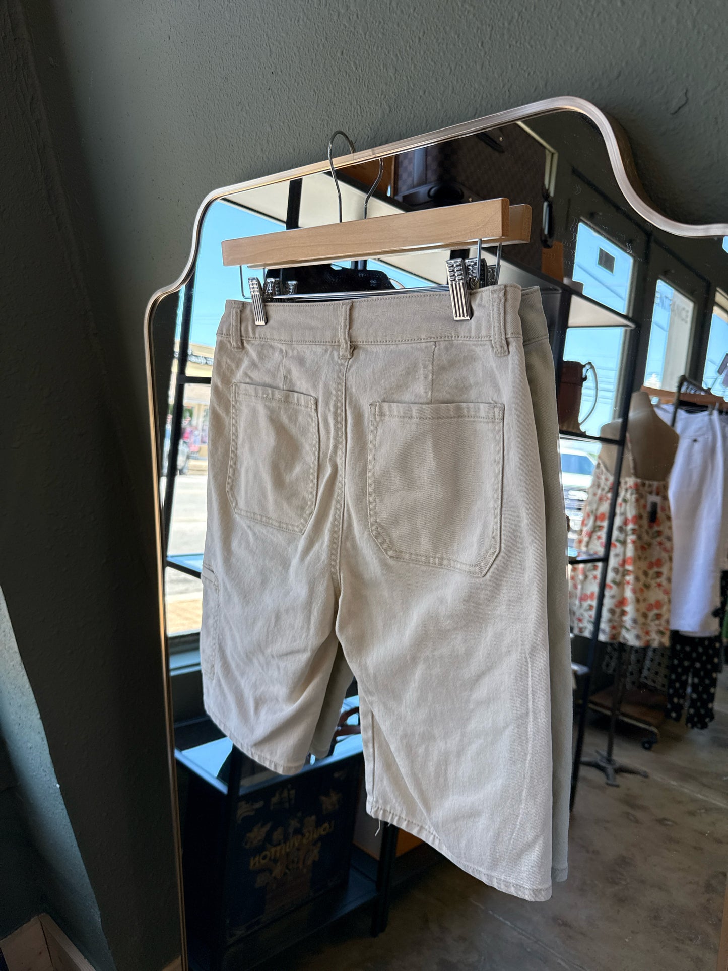 d.jeans Size 6 Tan Shorts