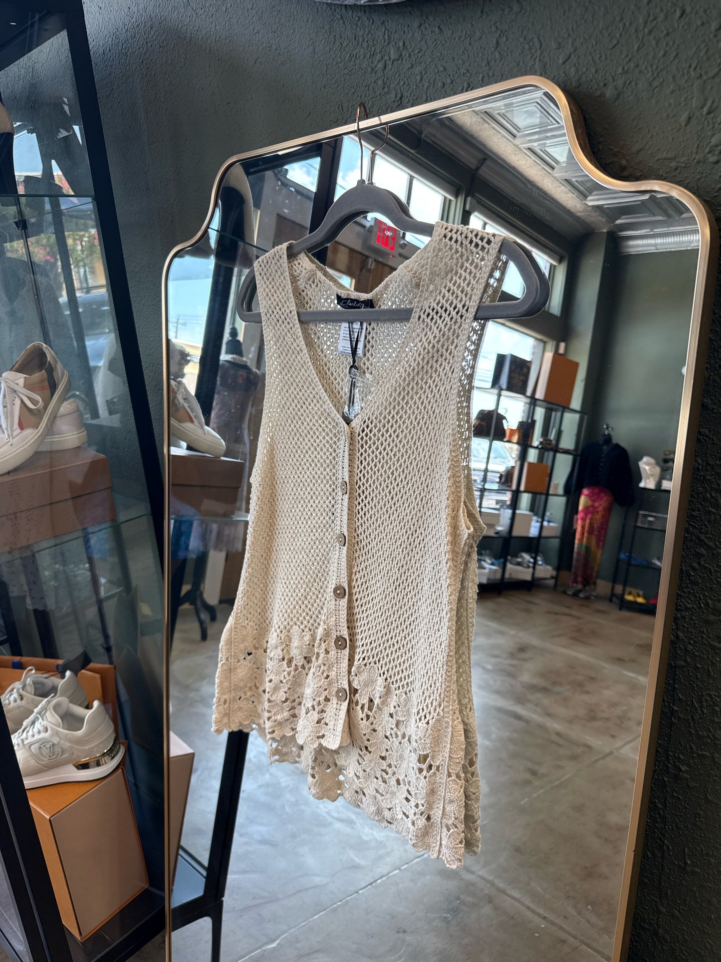 Charlie Size M Cream Top