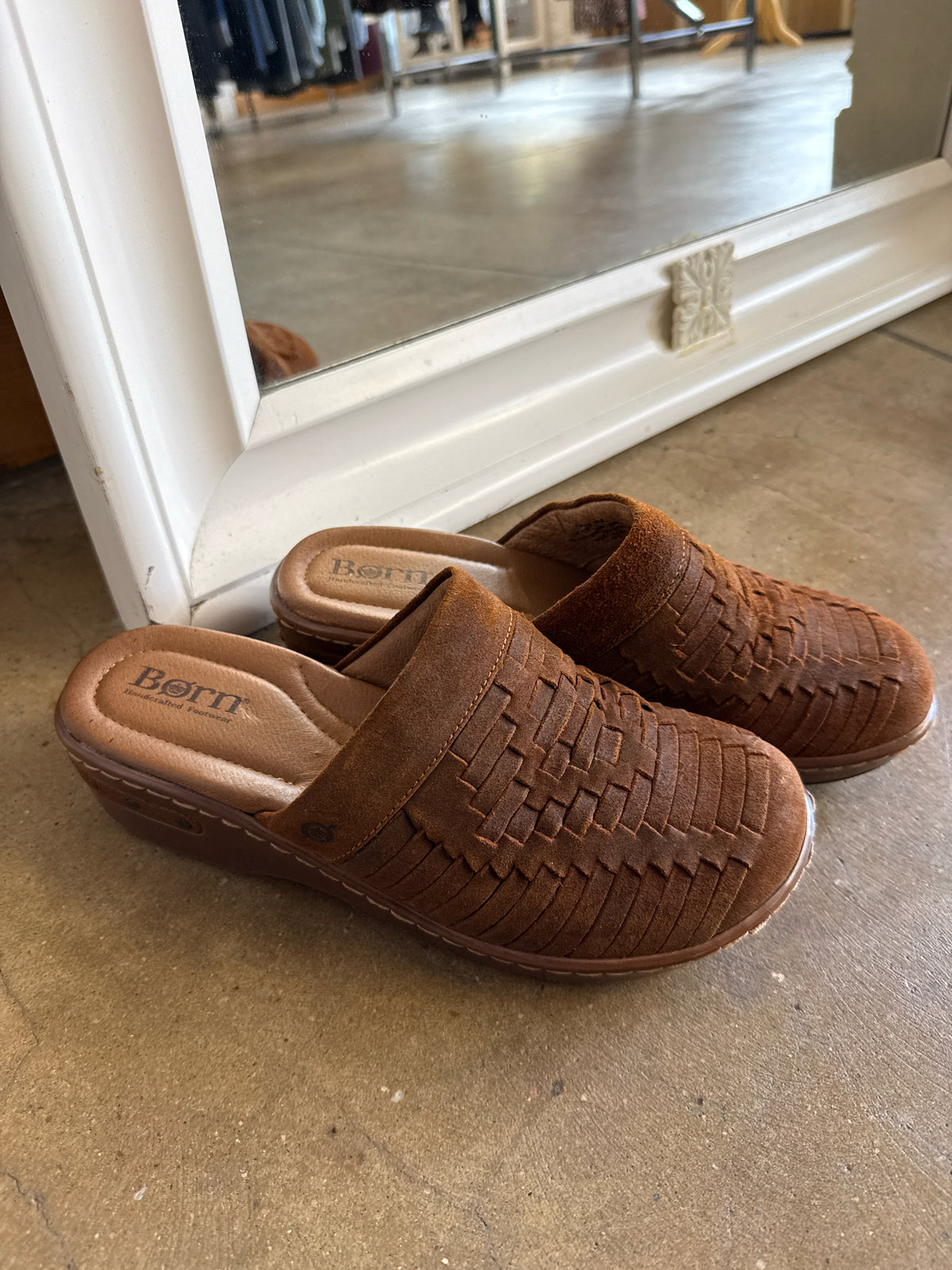 Born Shoe Size 8 Brown Clogs