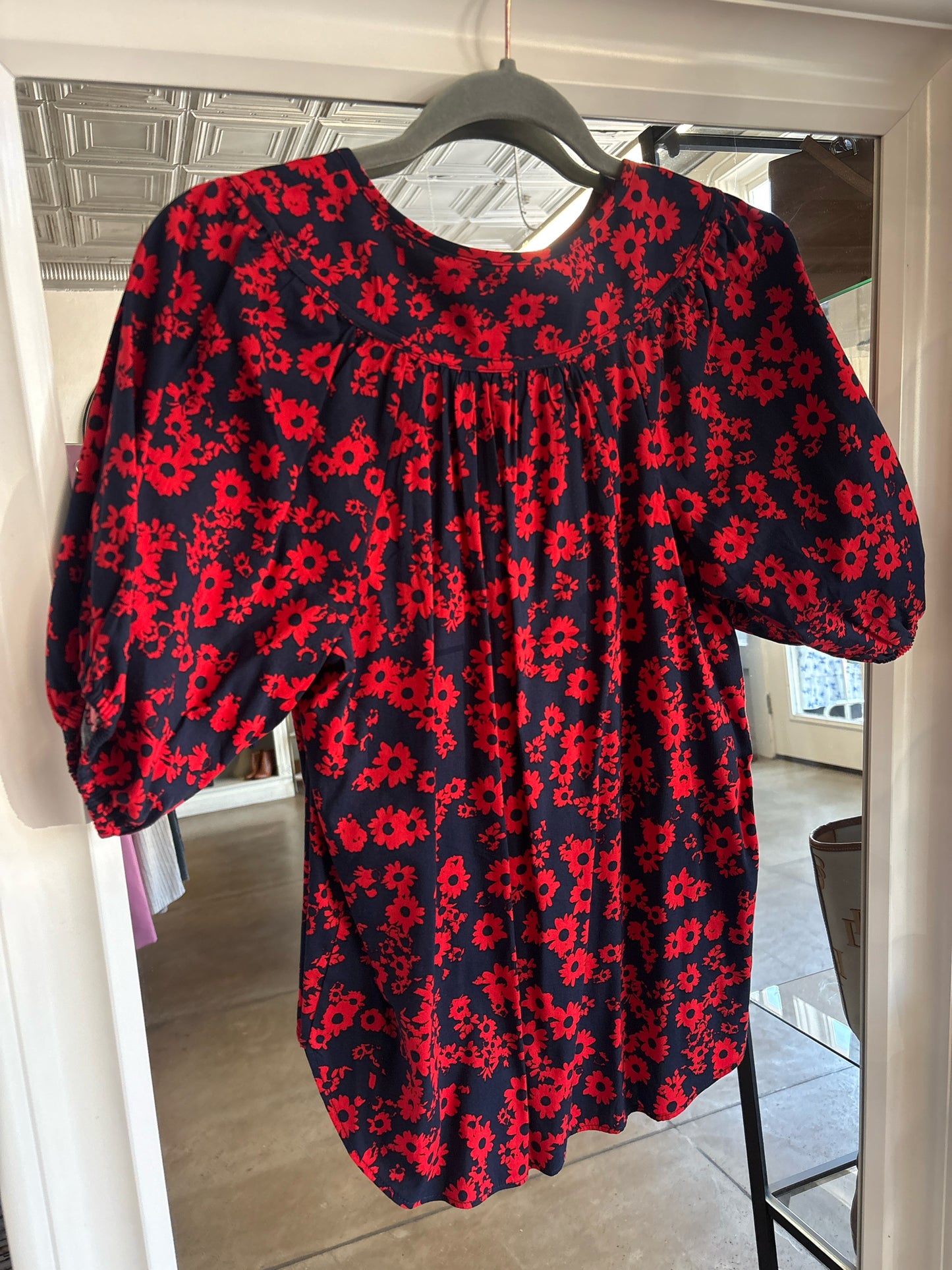 LOFT Size XS Navy/Red Floral Top
