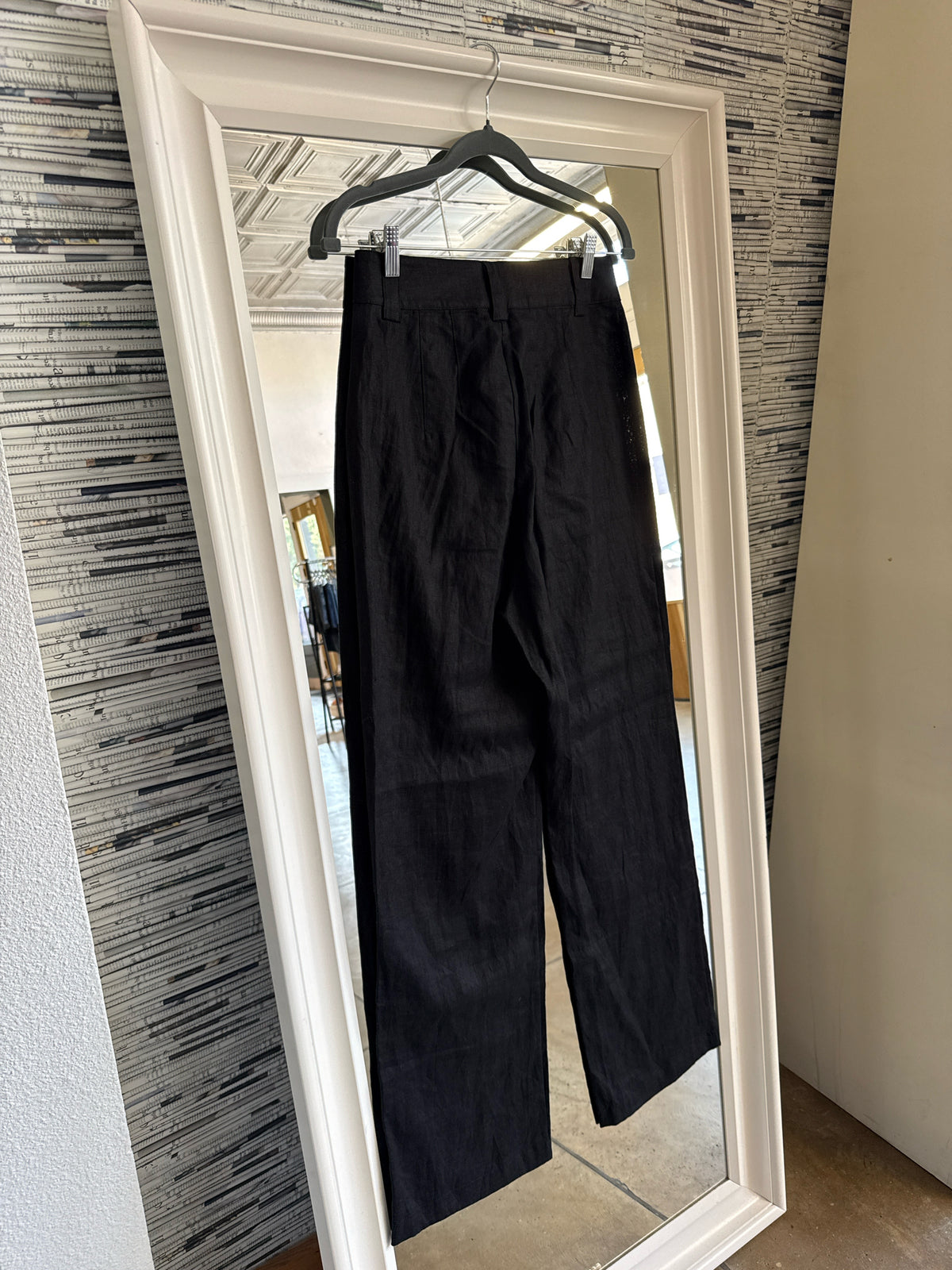 DISSH Size 4 Black Pants